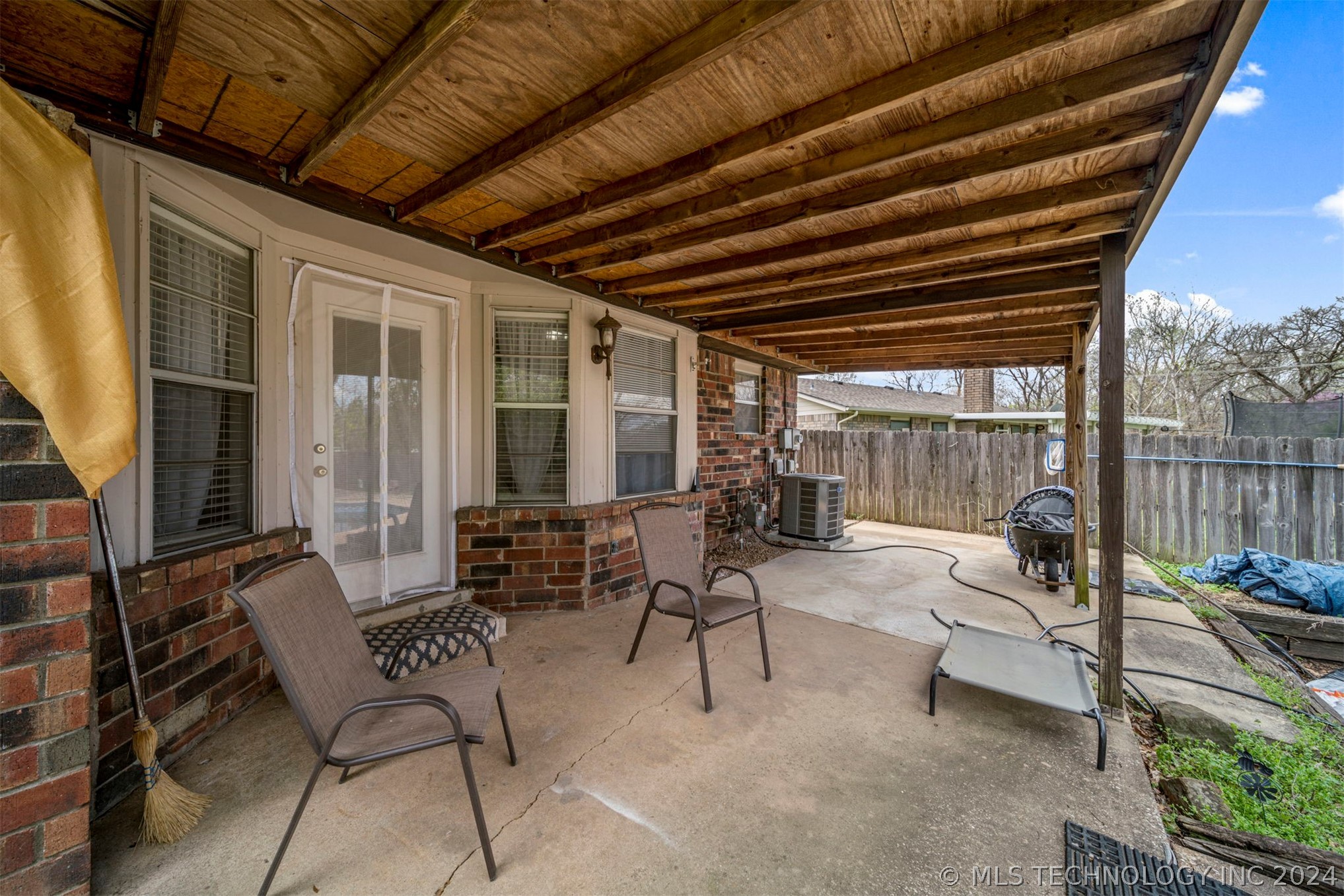 2100 W Delmar Street