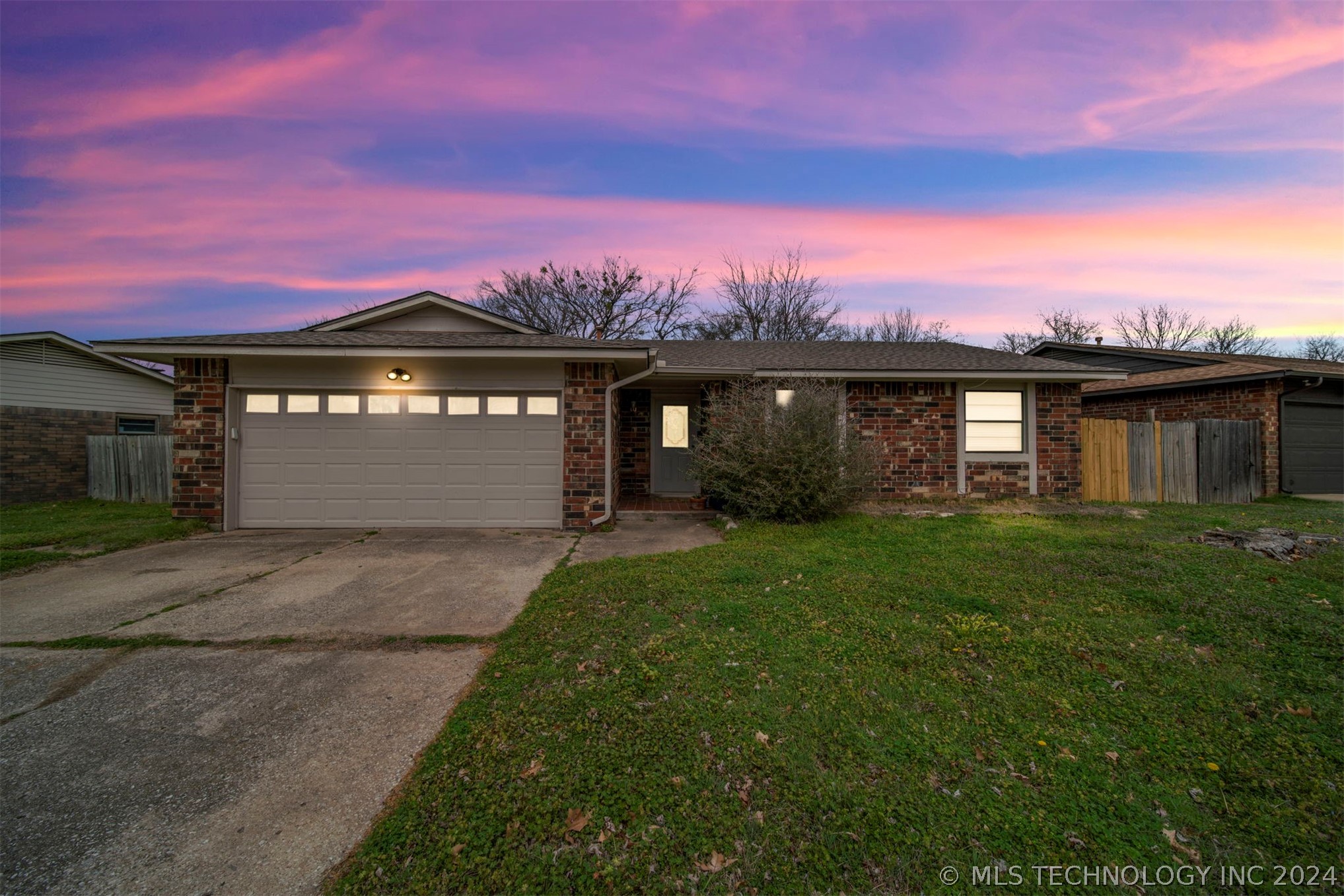 2100 W Delmar Street