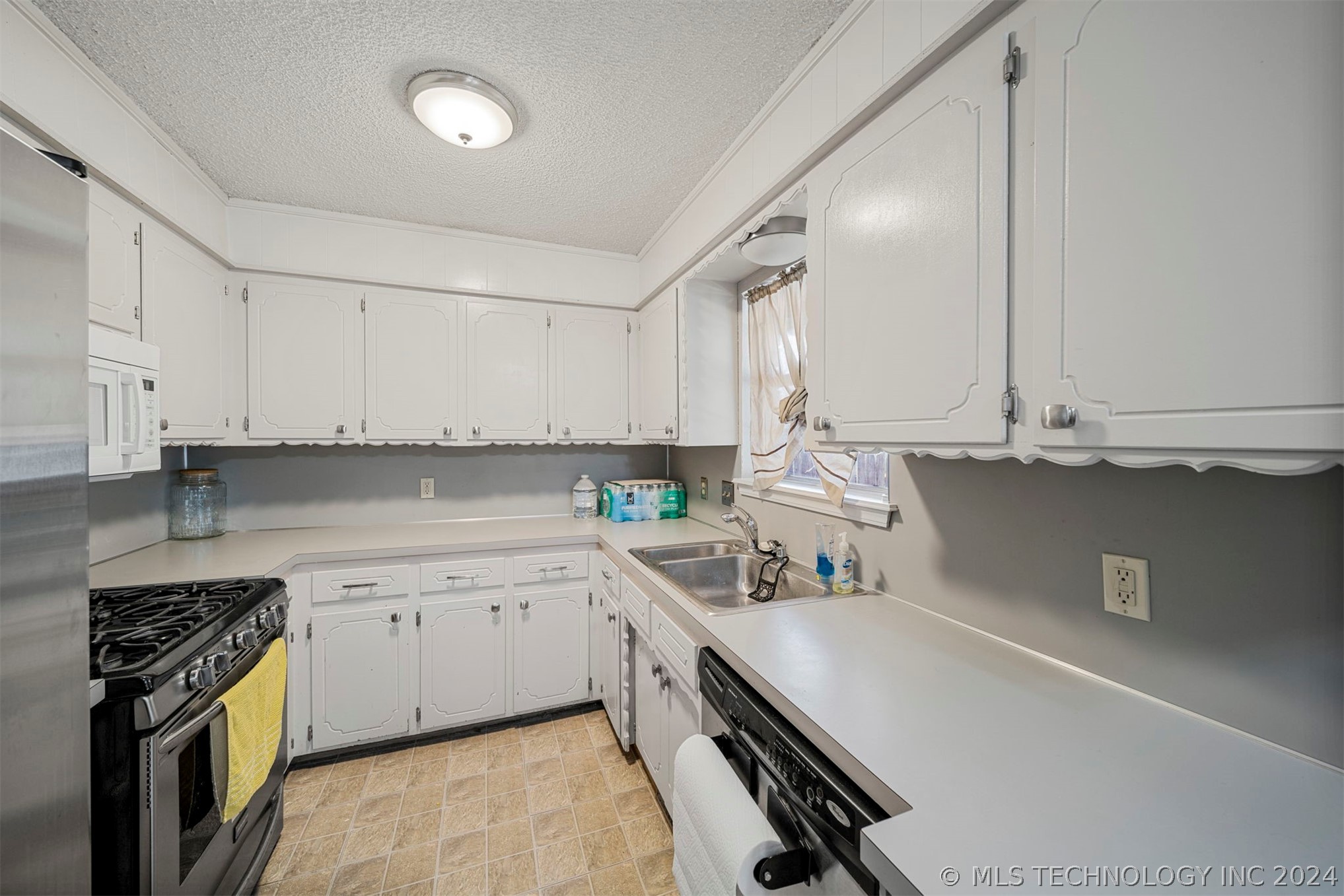 2100 W Delmar Street