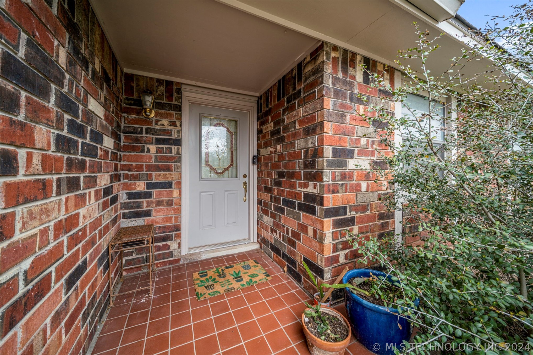 2100 W Delmar Street