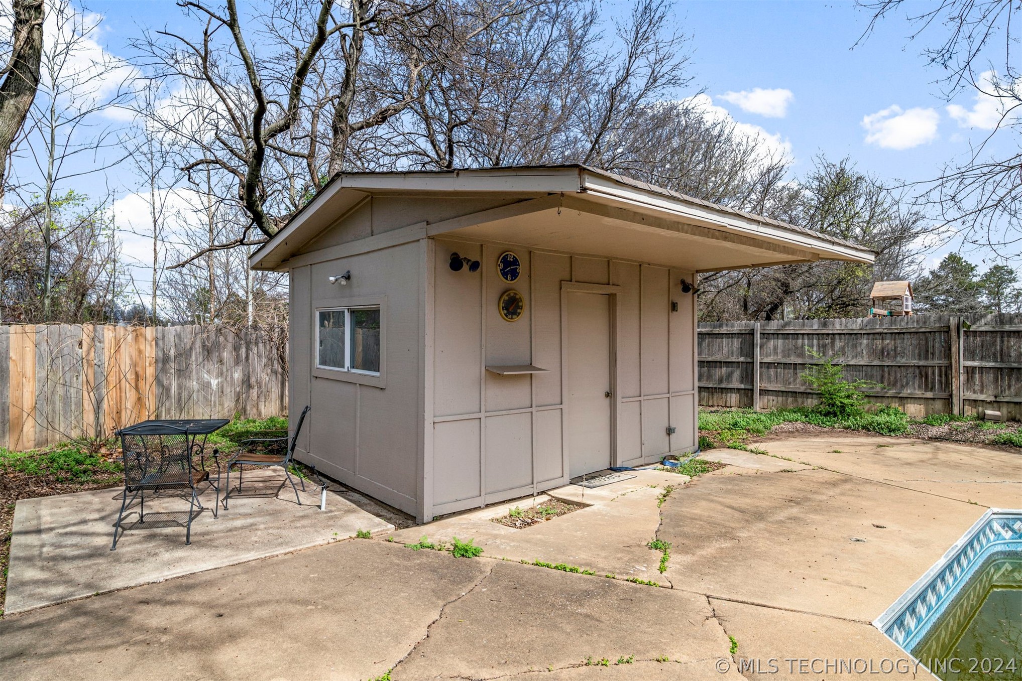 2100 W Delmar Street