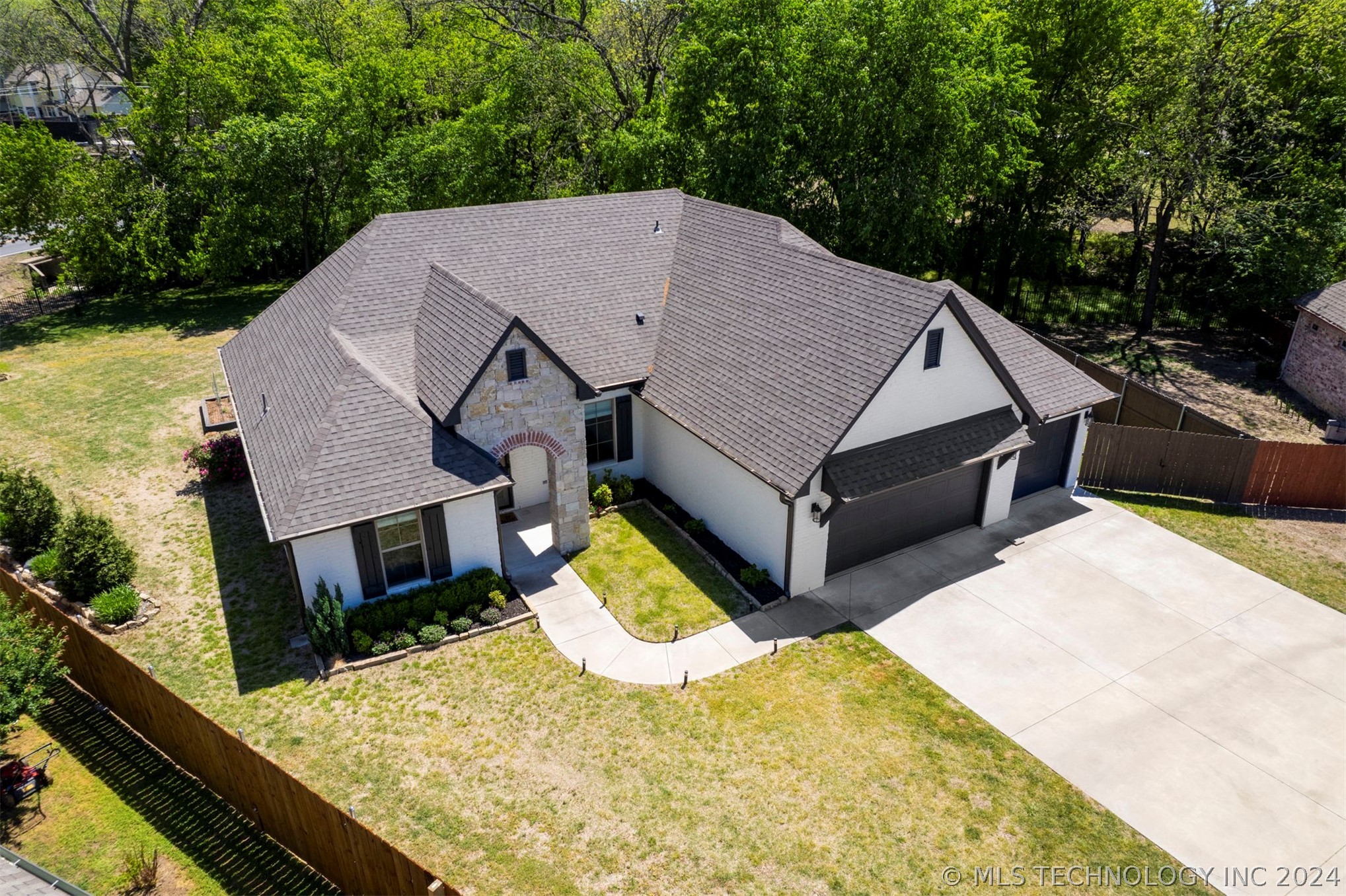 506 Castle Pines Circle