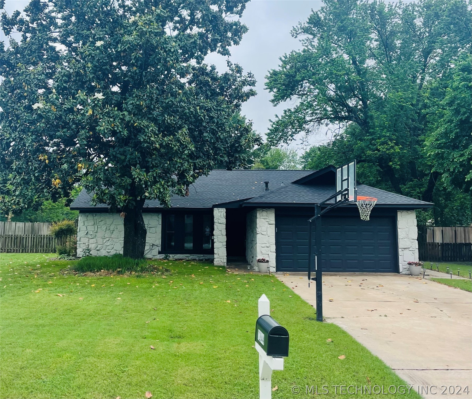 12844 E 133rd Street S