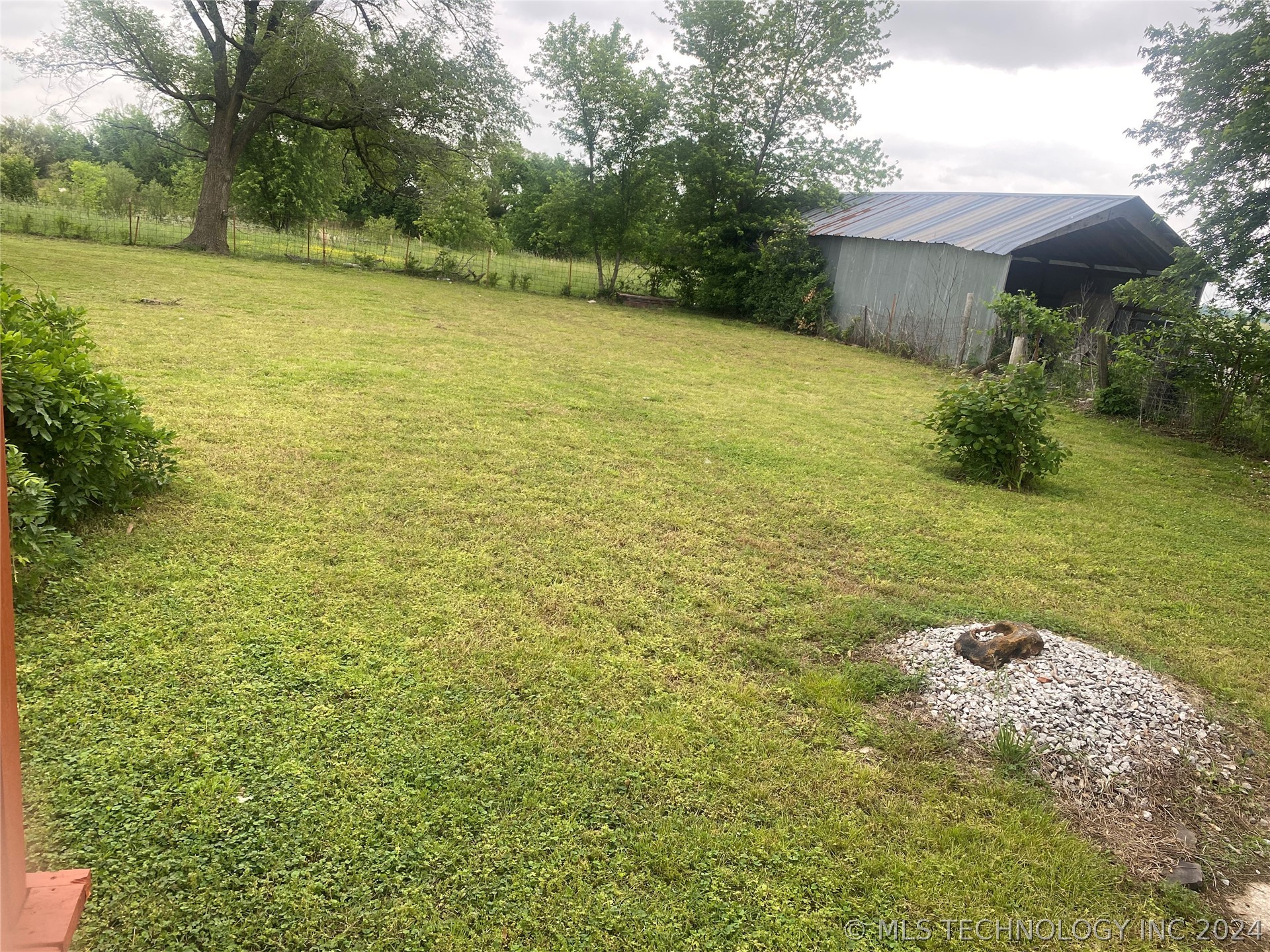 437658 E Highway 60
