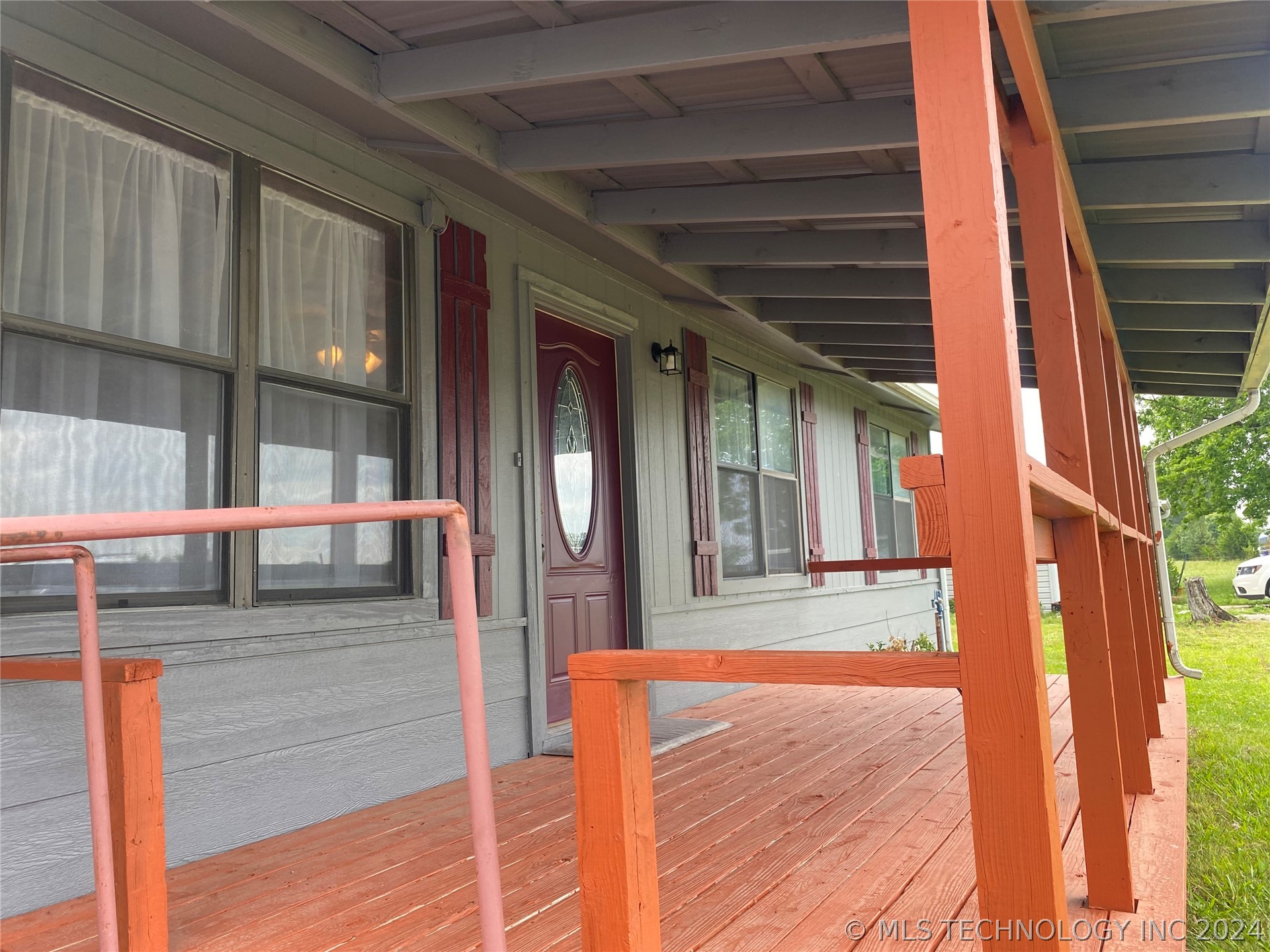 437658 E Highway 60