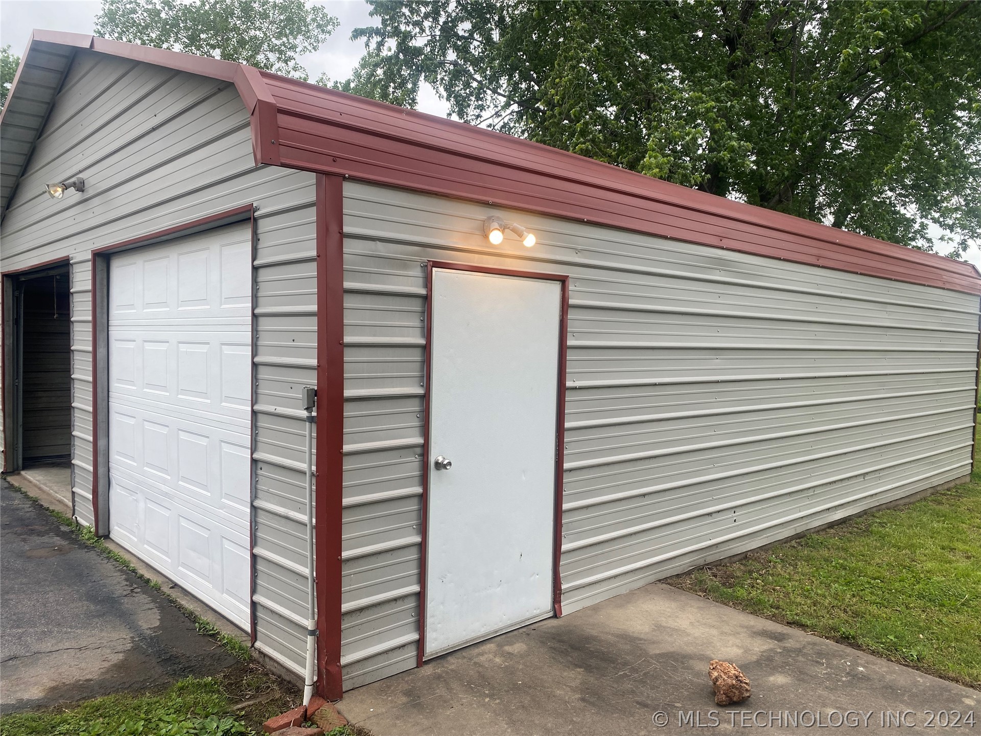437658 E Highway 60