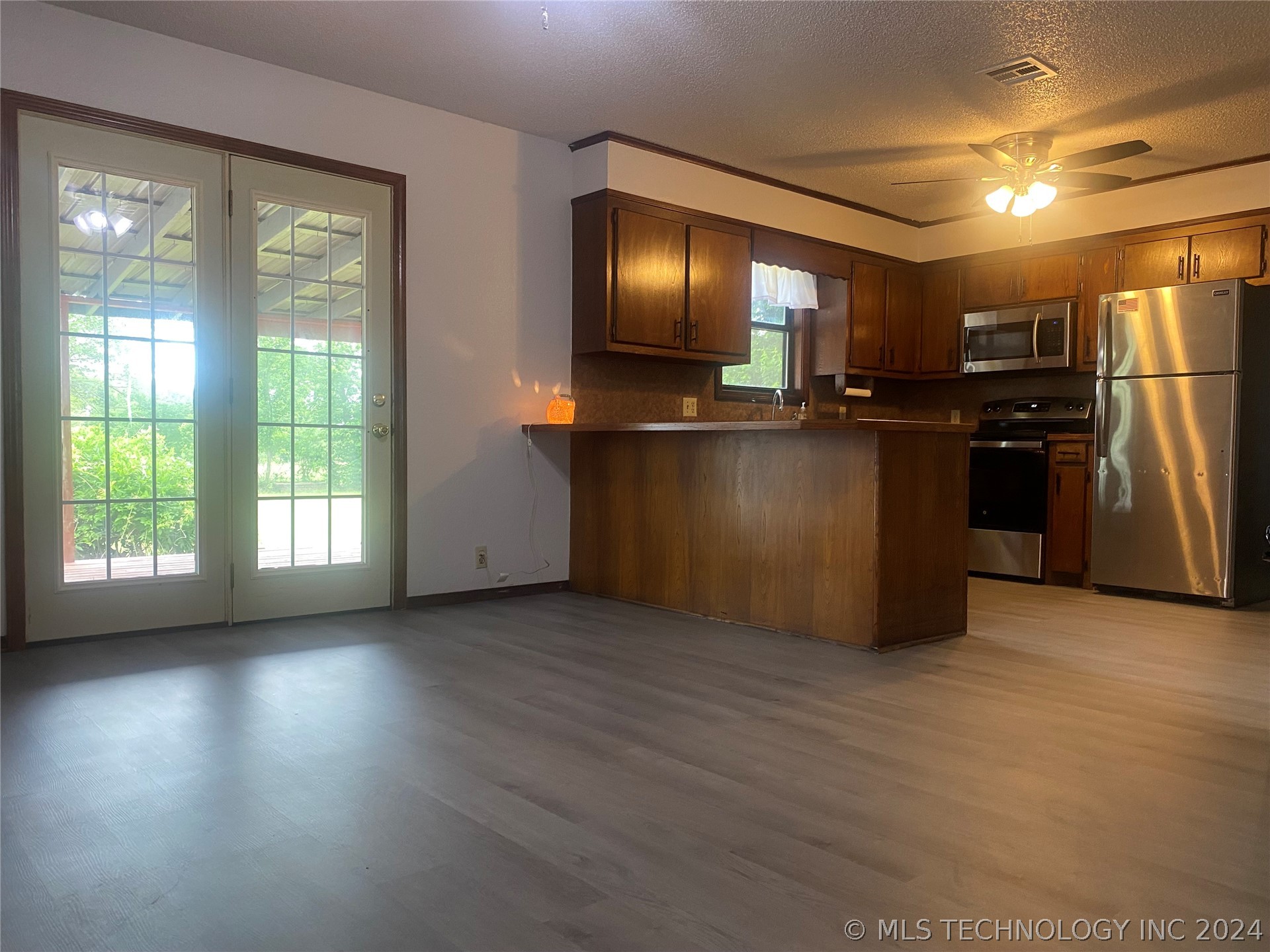 437658 E Highway 60