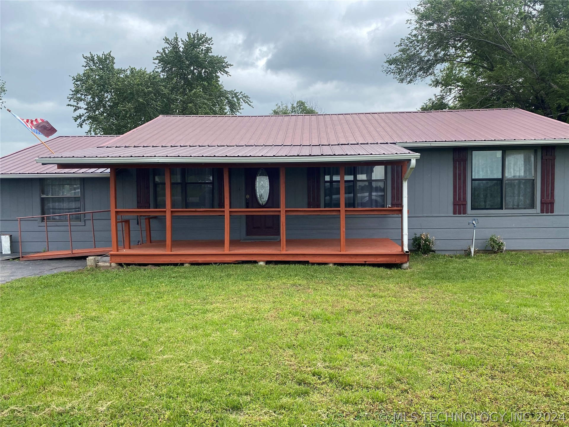 437658 E Highway 60