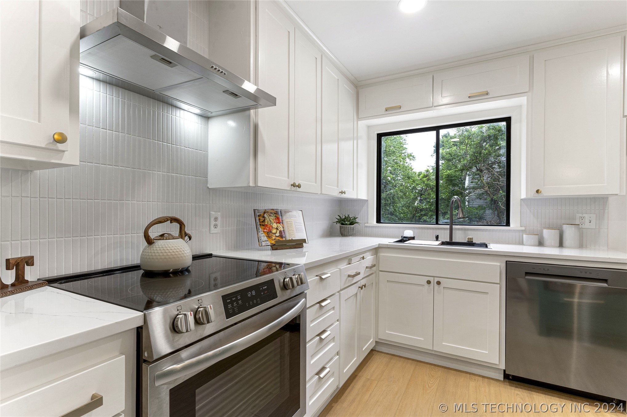 3708 E 40th Street