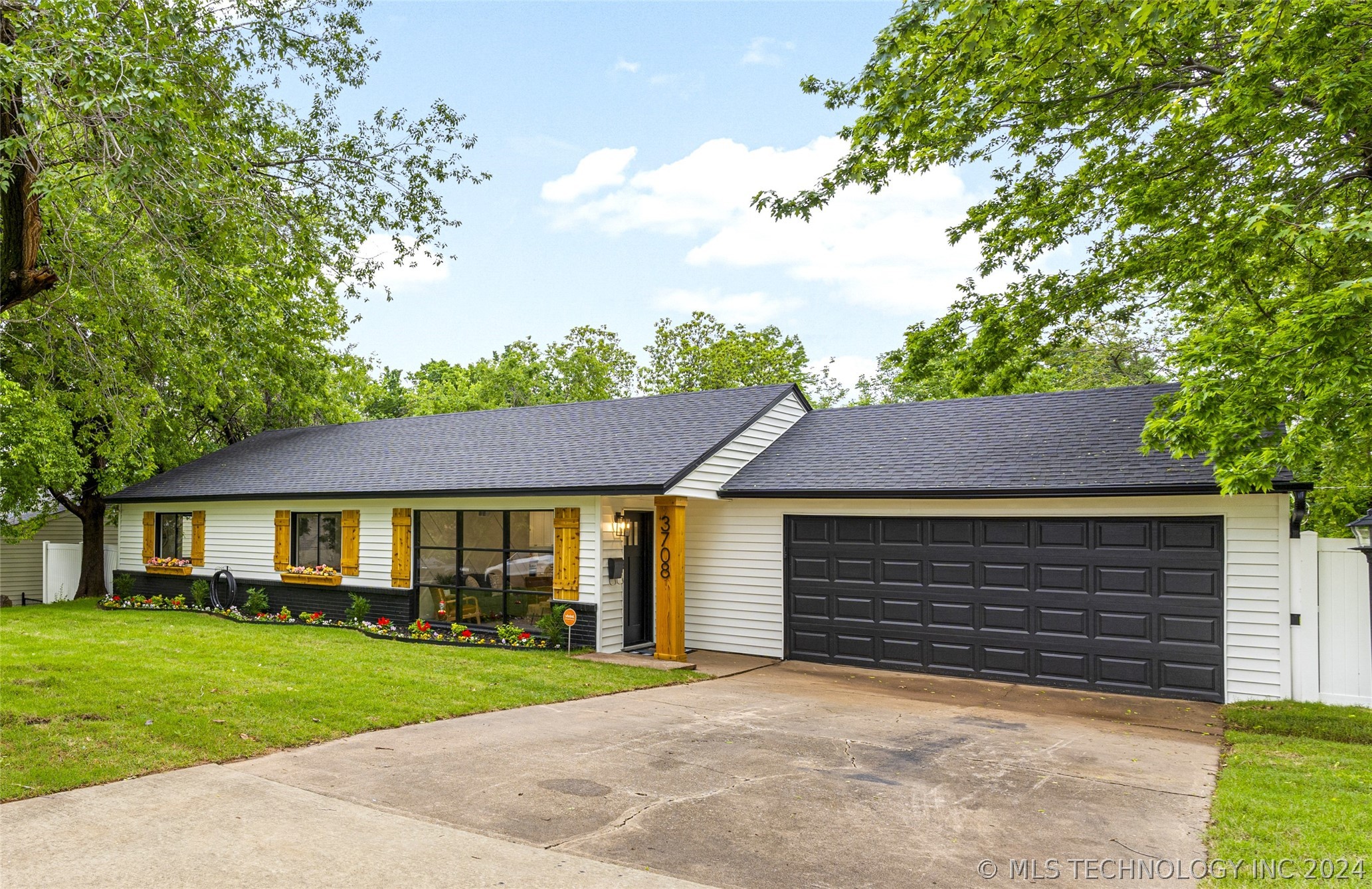 3708 E 40th Street