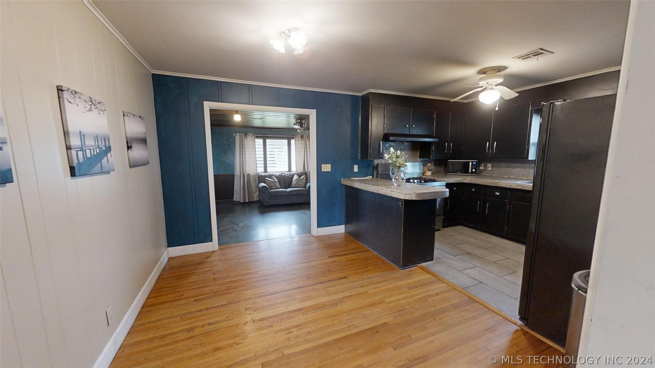 5942 E 4th Place