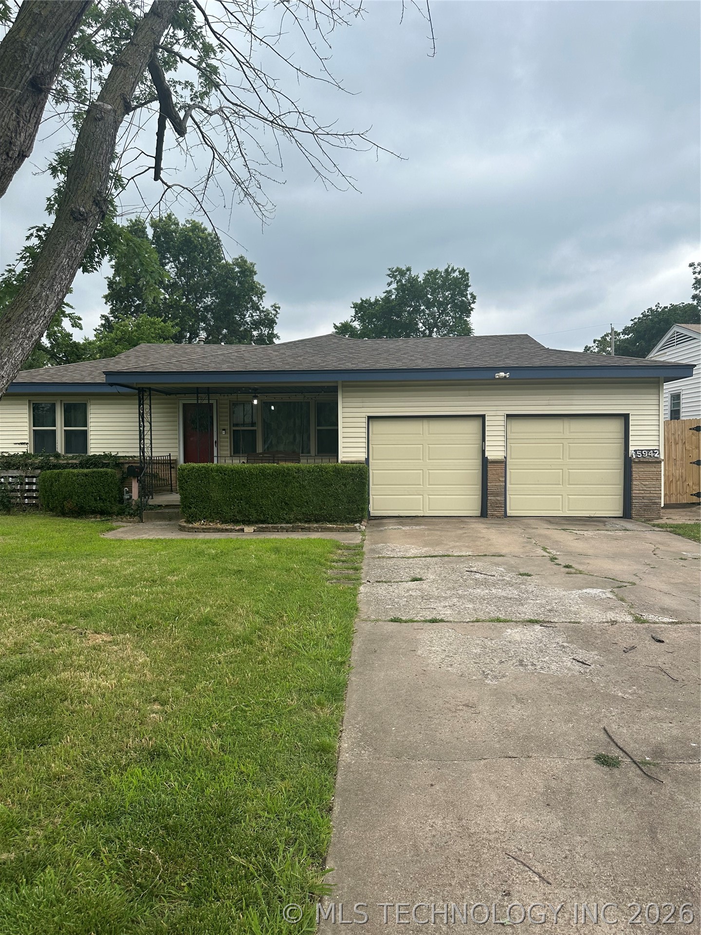 5942 E 4th Place