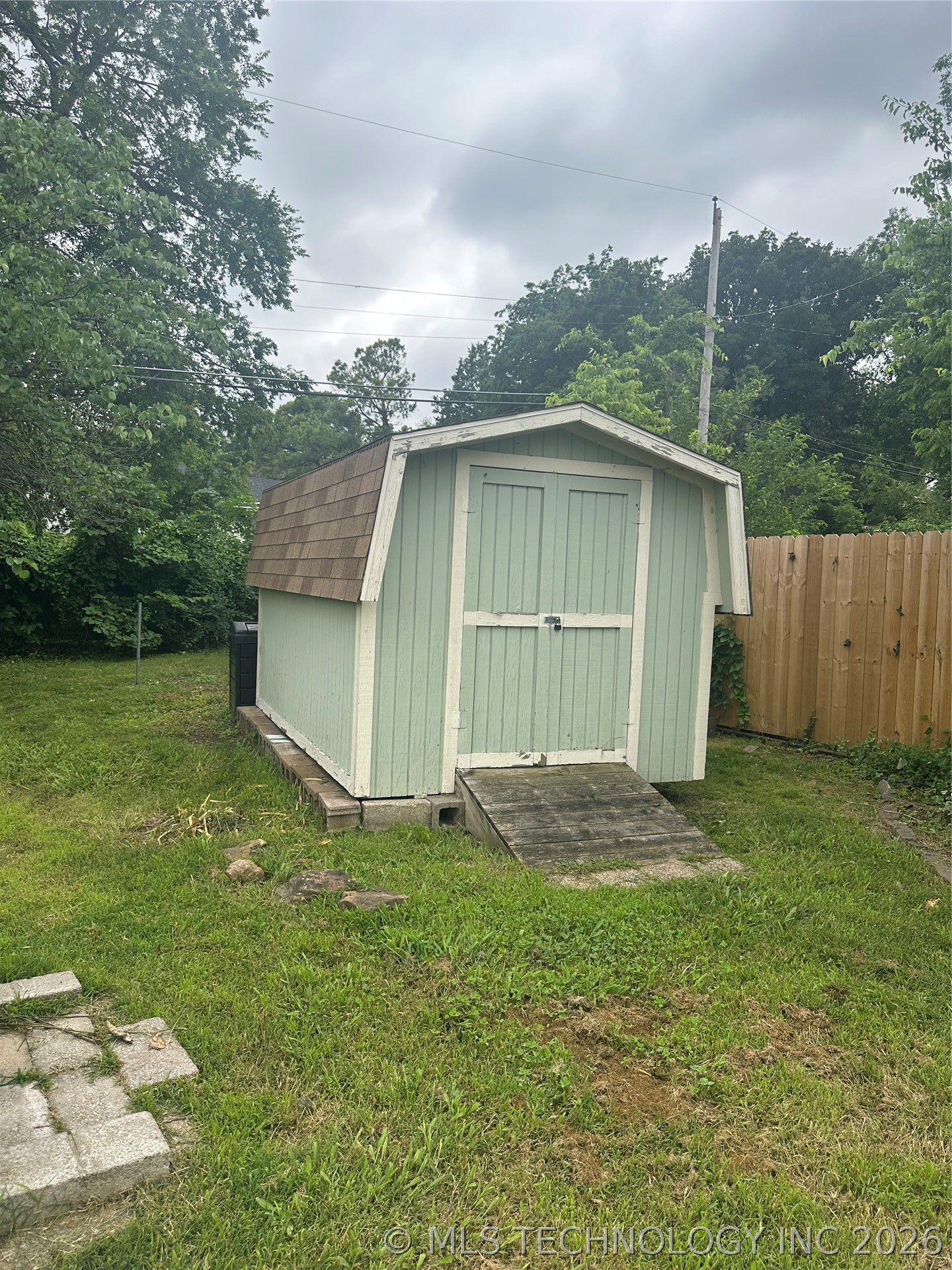5942 E 4th Place
