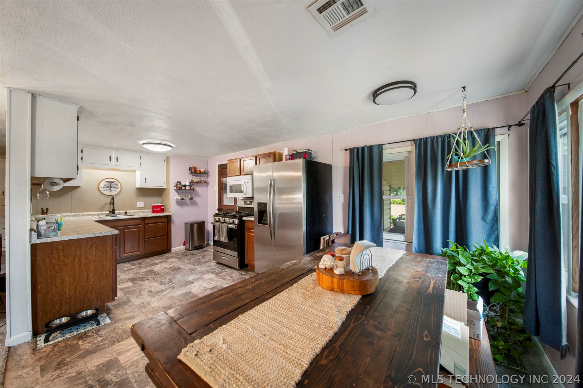 111 W Church Avenue