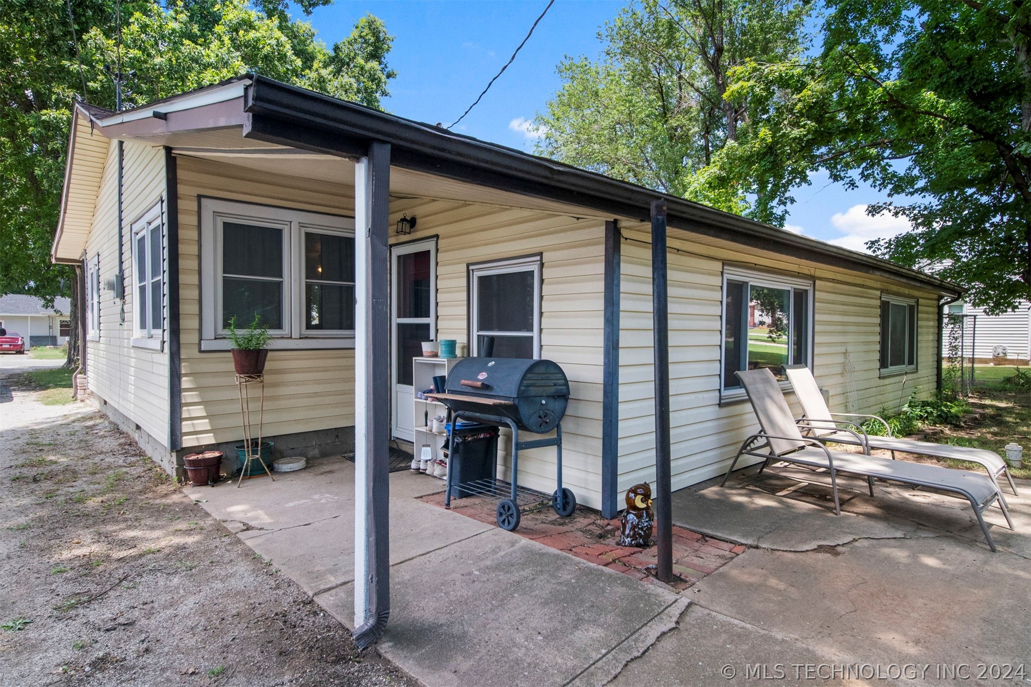 111 W Church Avenue