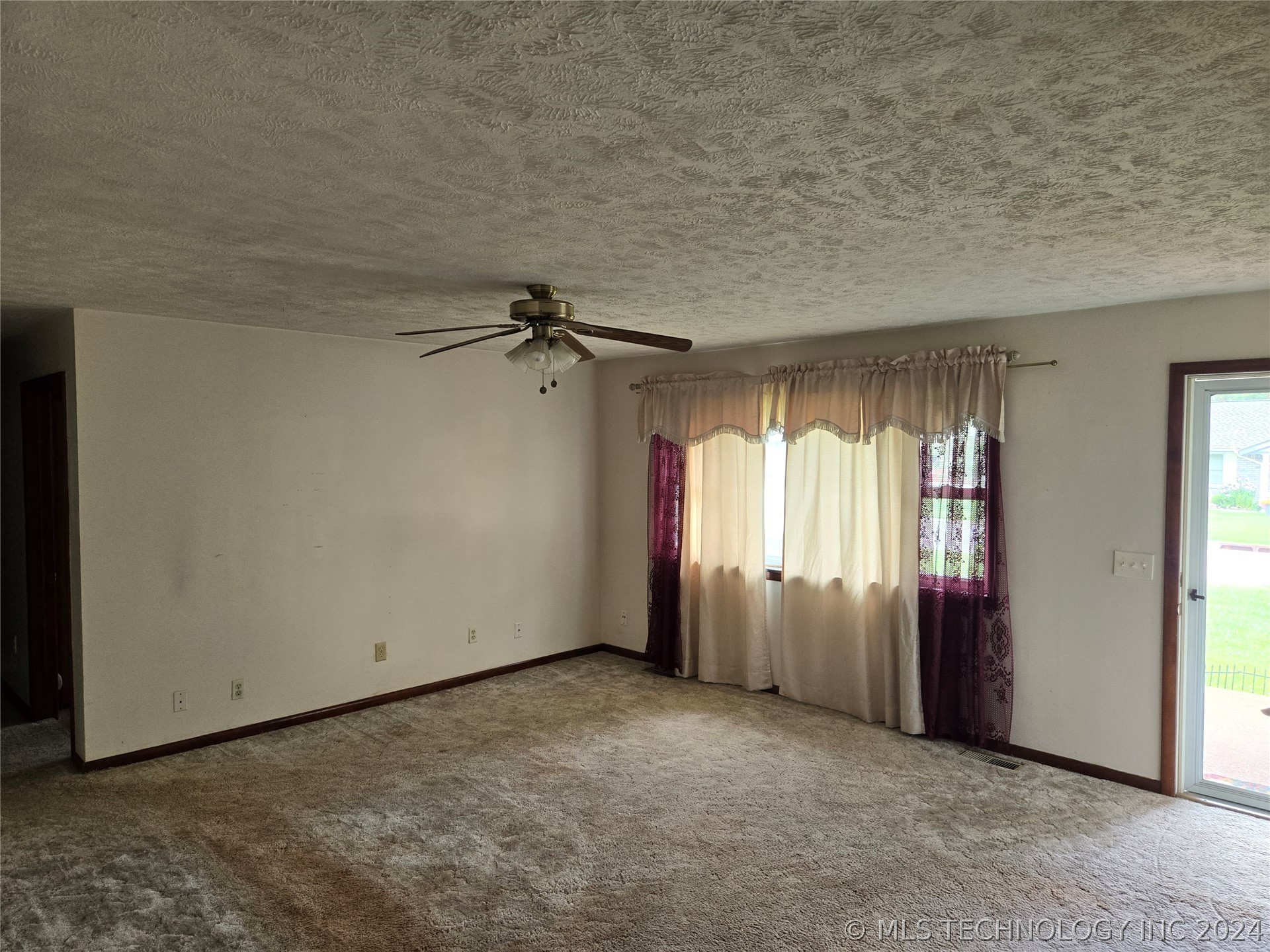 1407 W Clint Street