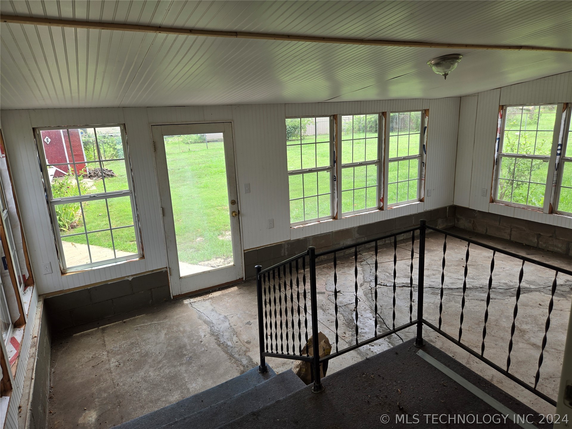 1407 W Clint Street