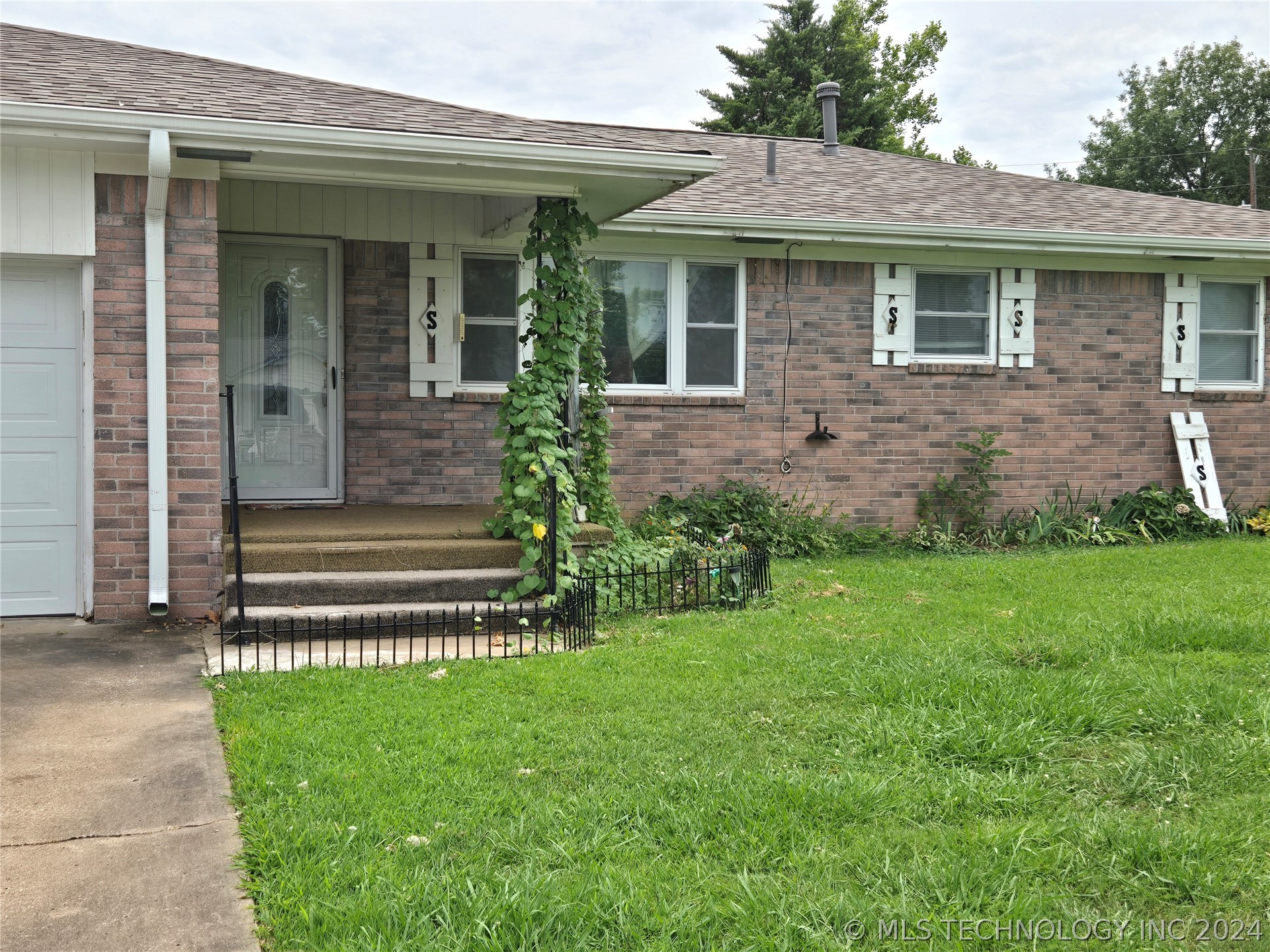 1407 W Clint Street