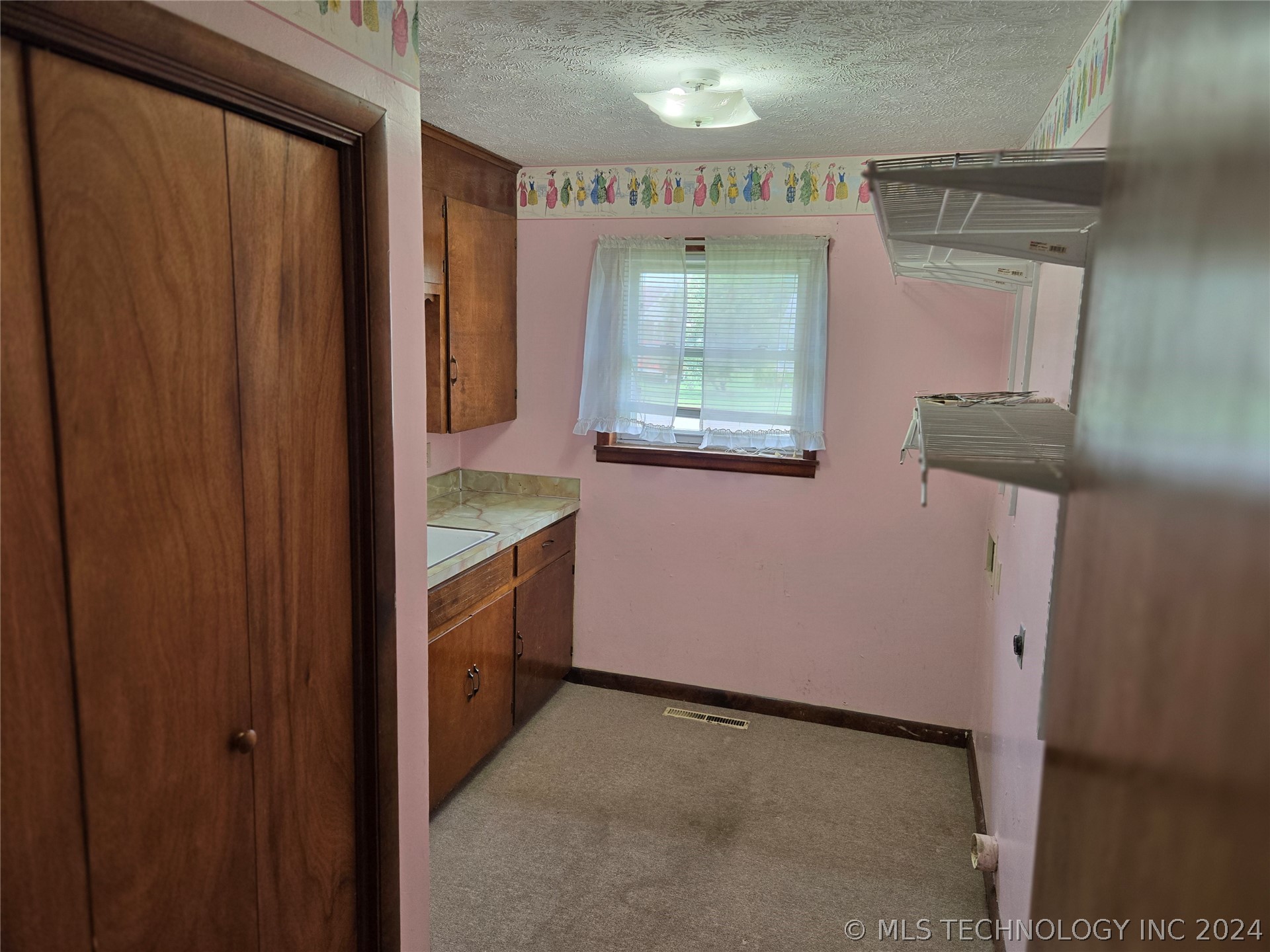 1407 W Clint Street