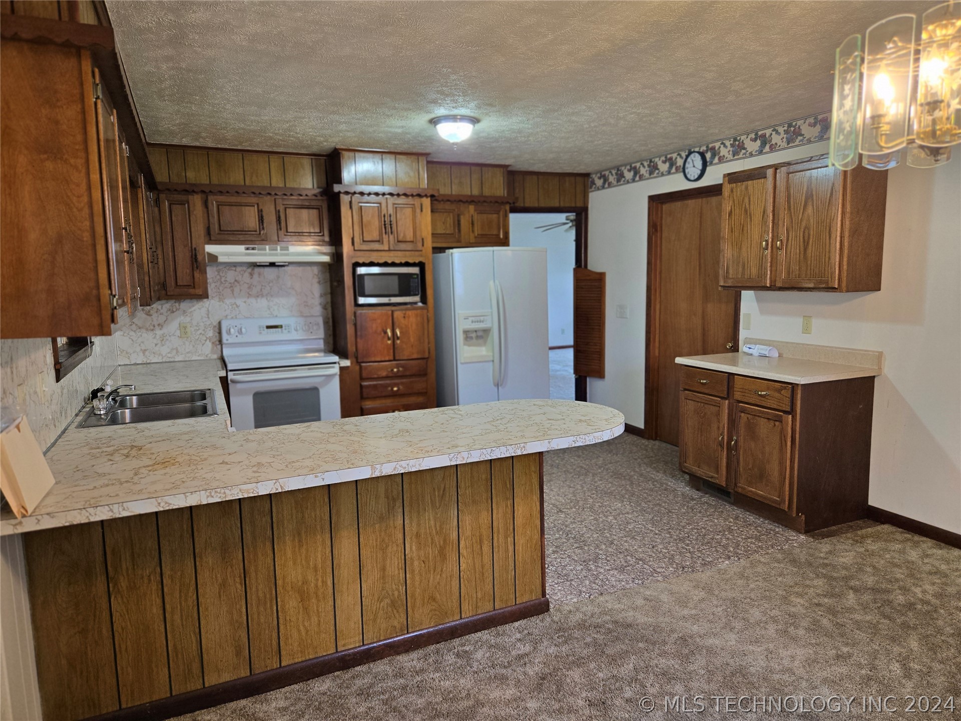 1407 W Clint Street