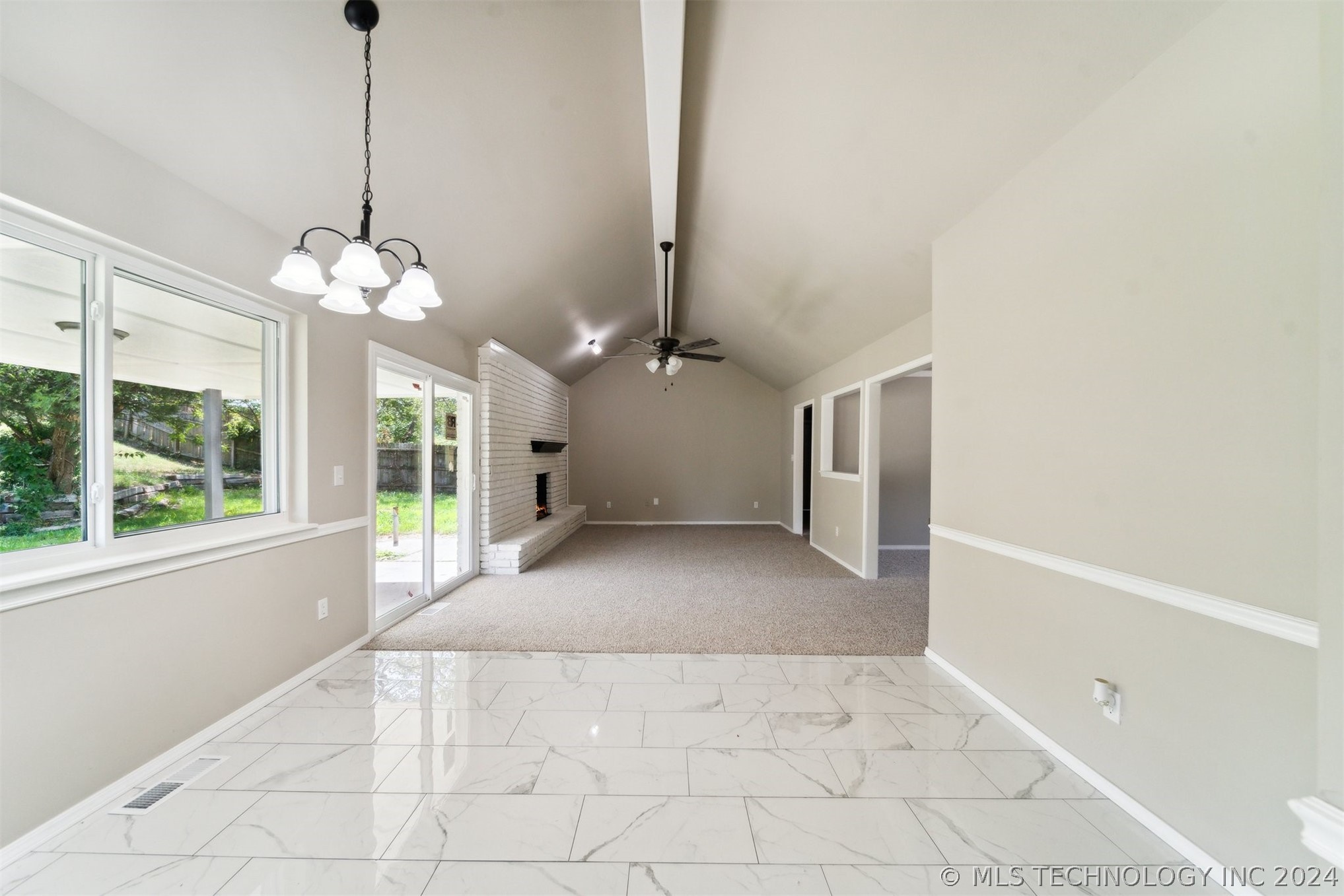 6005 S 76th Avenue E