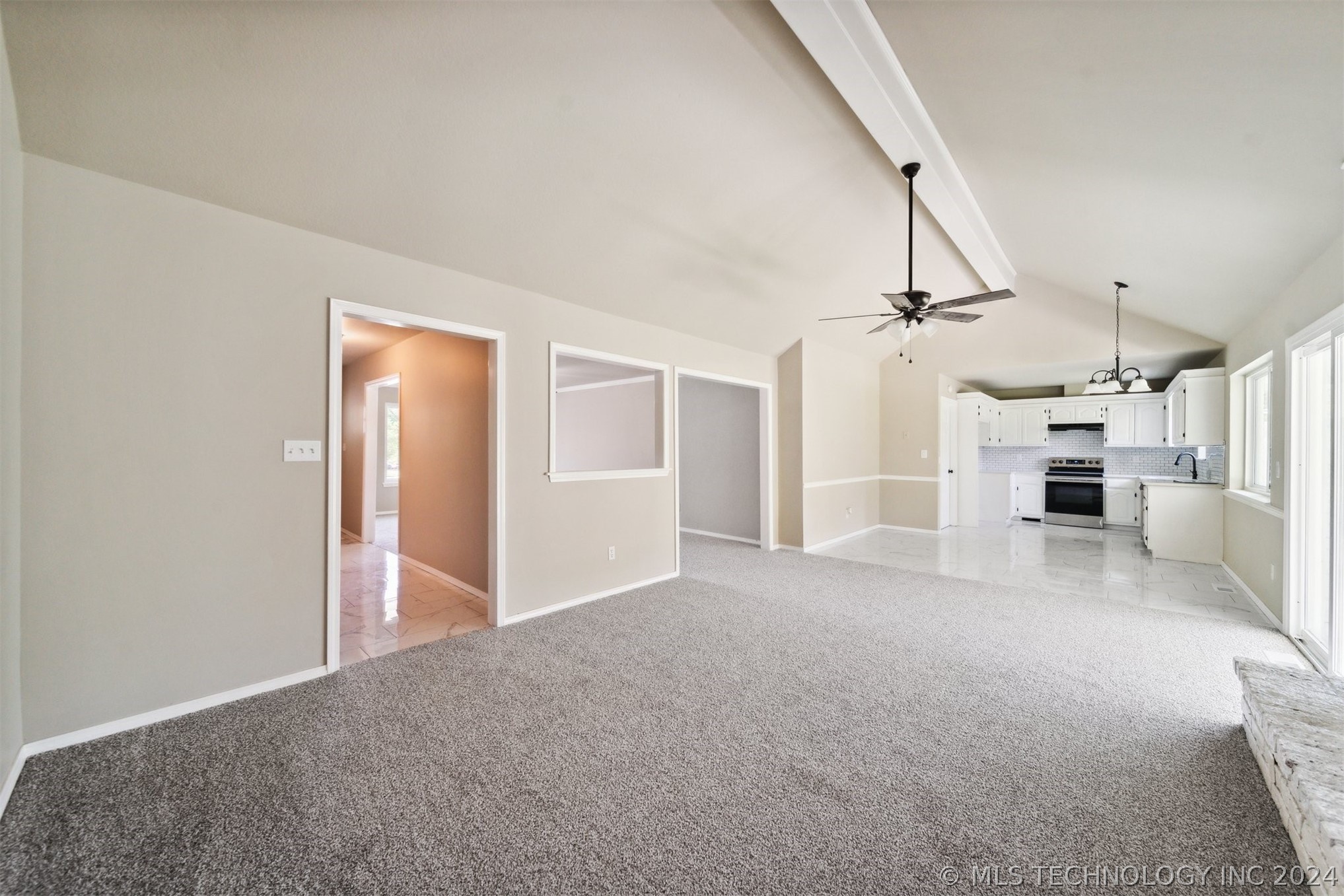 6005 S 76th Avenue E