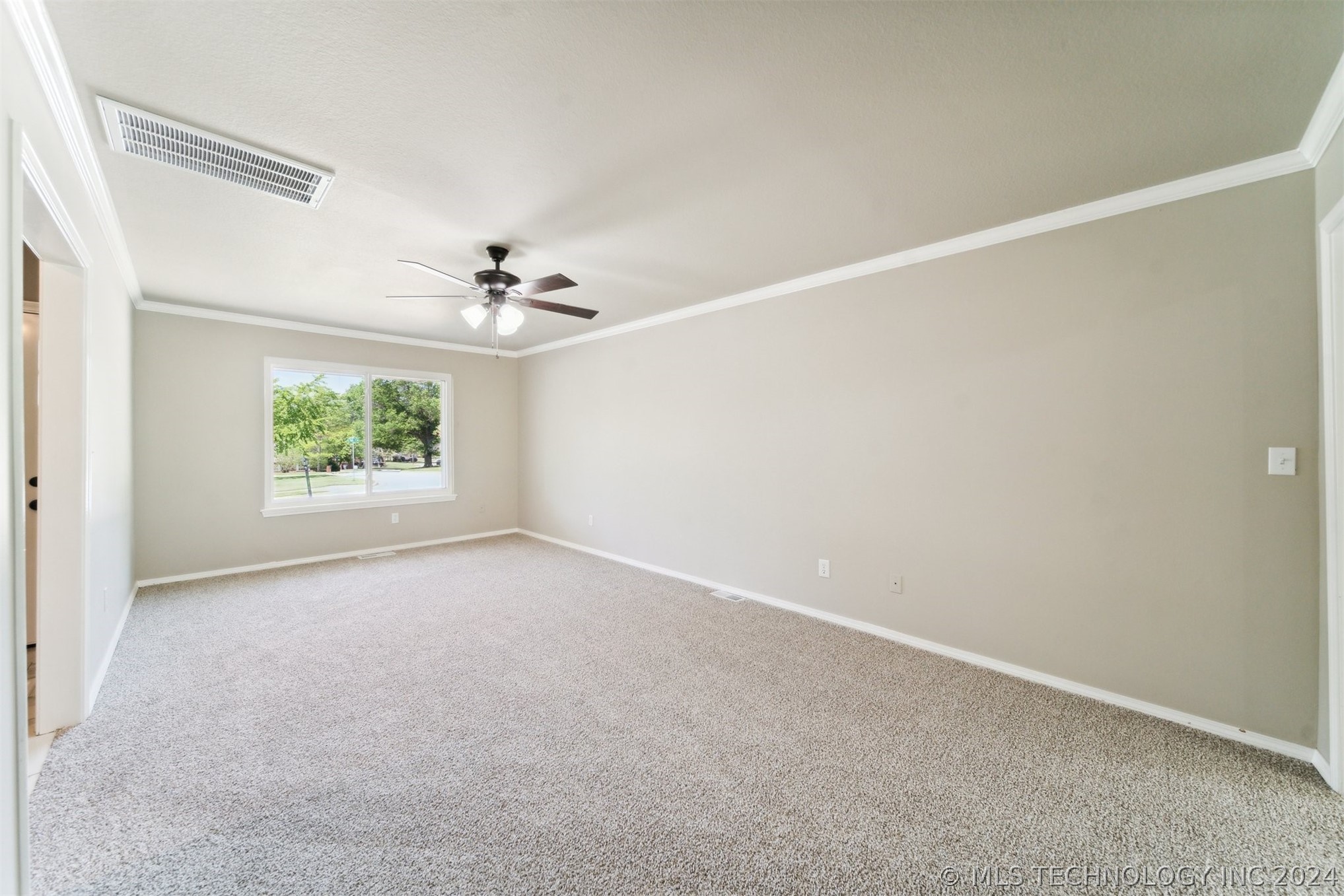 6005 S 76th Avenue E