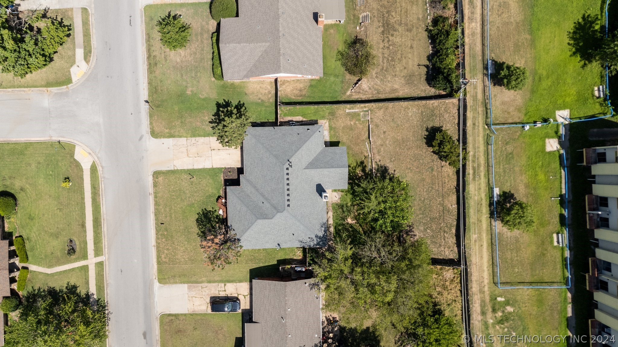 6005 S 76th Avenue E