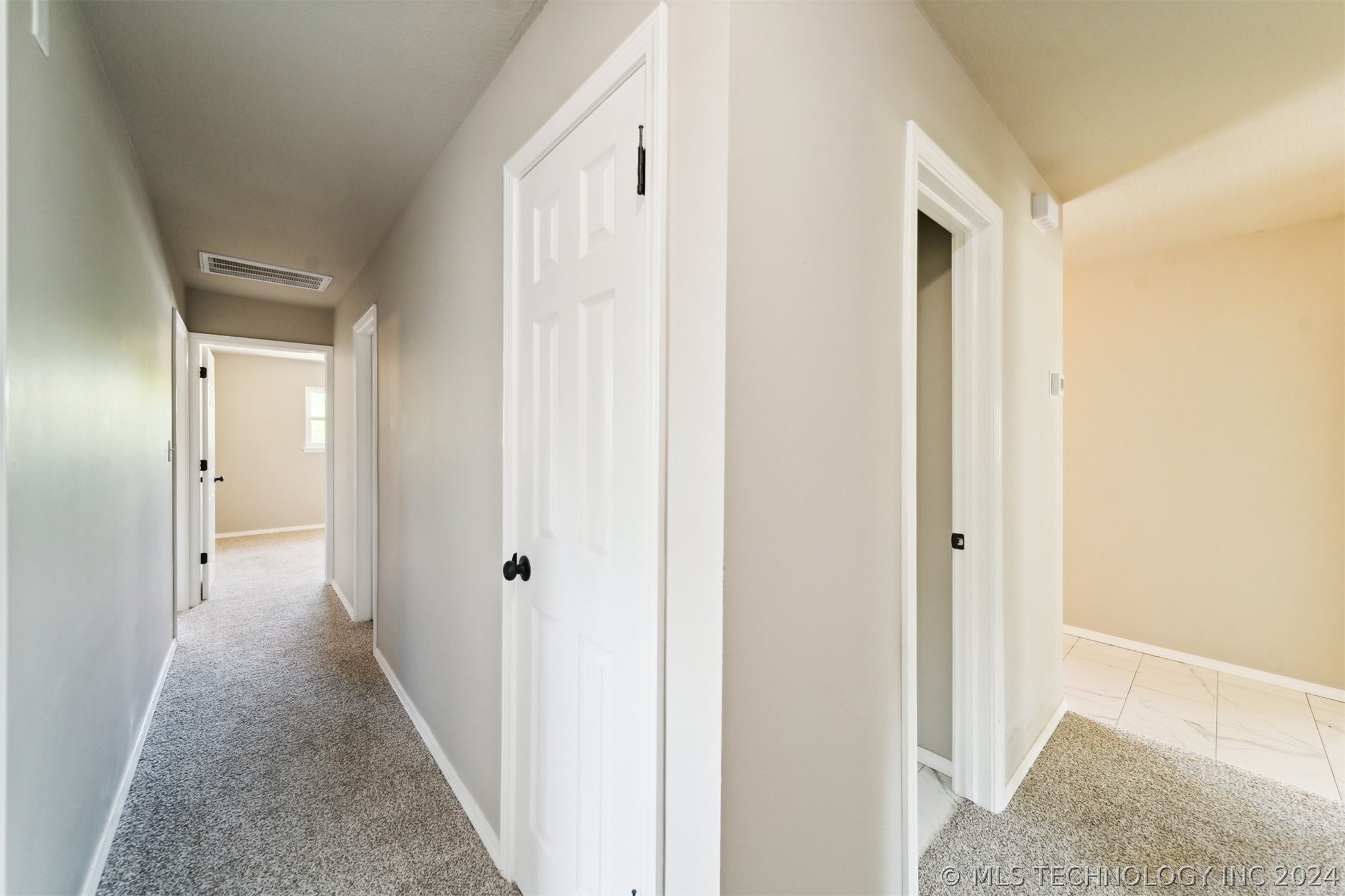 6005 S 76th Avenue E