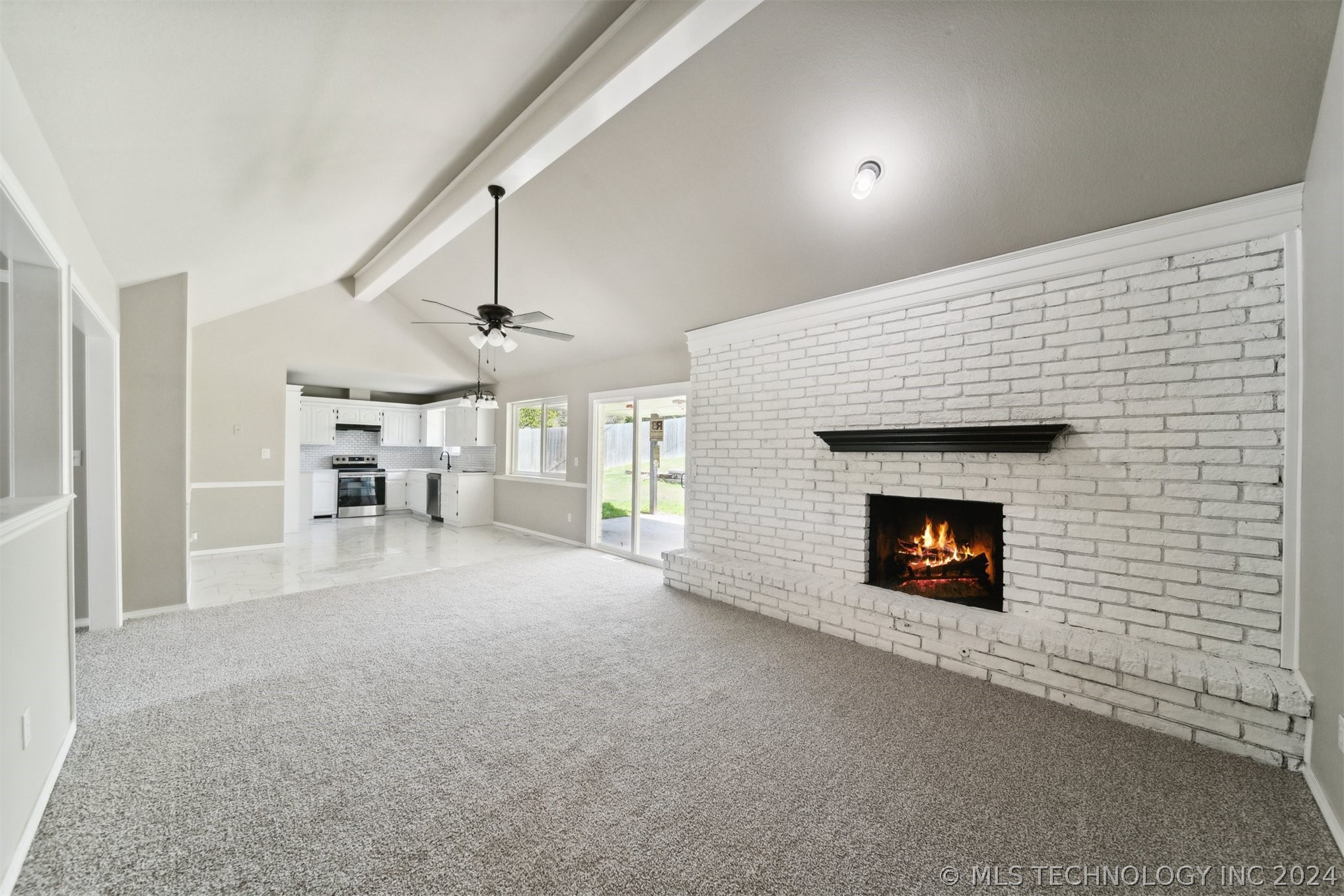 6005 S 76th Avenue E