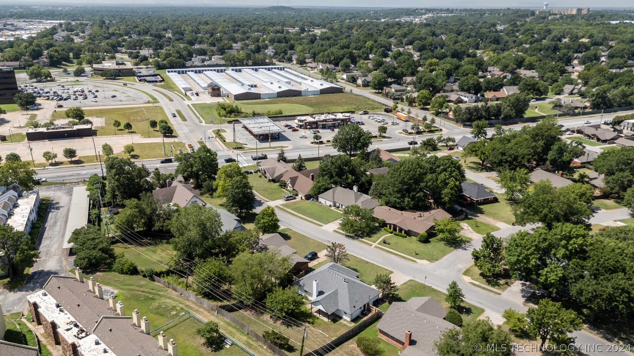 6005 S 76th Avenue E