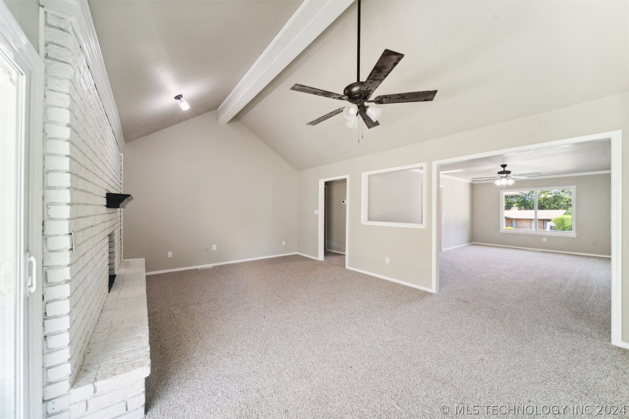 6005 S 76th Avenue E