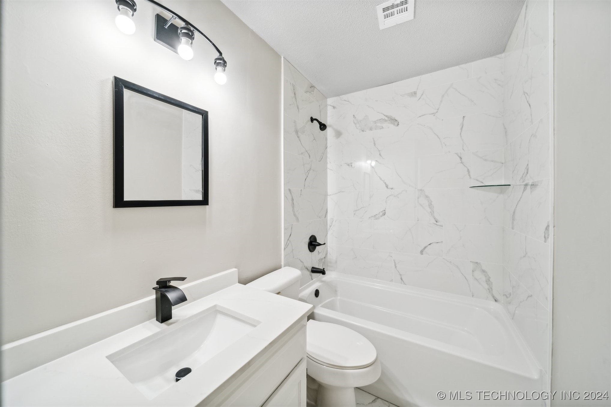 909 W 6th Street