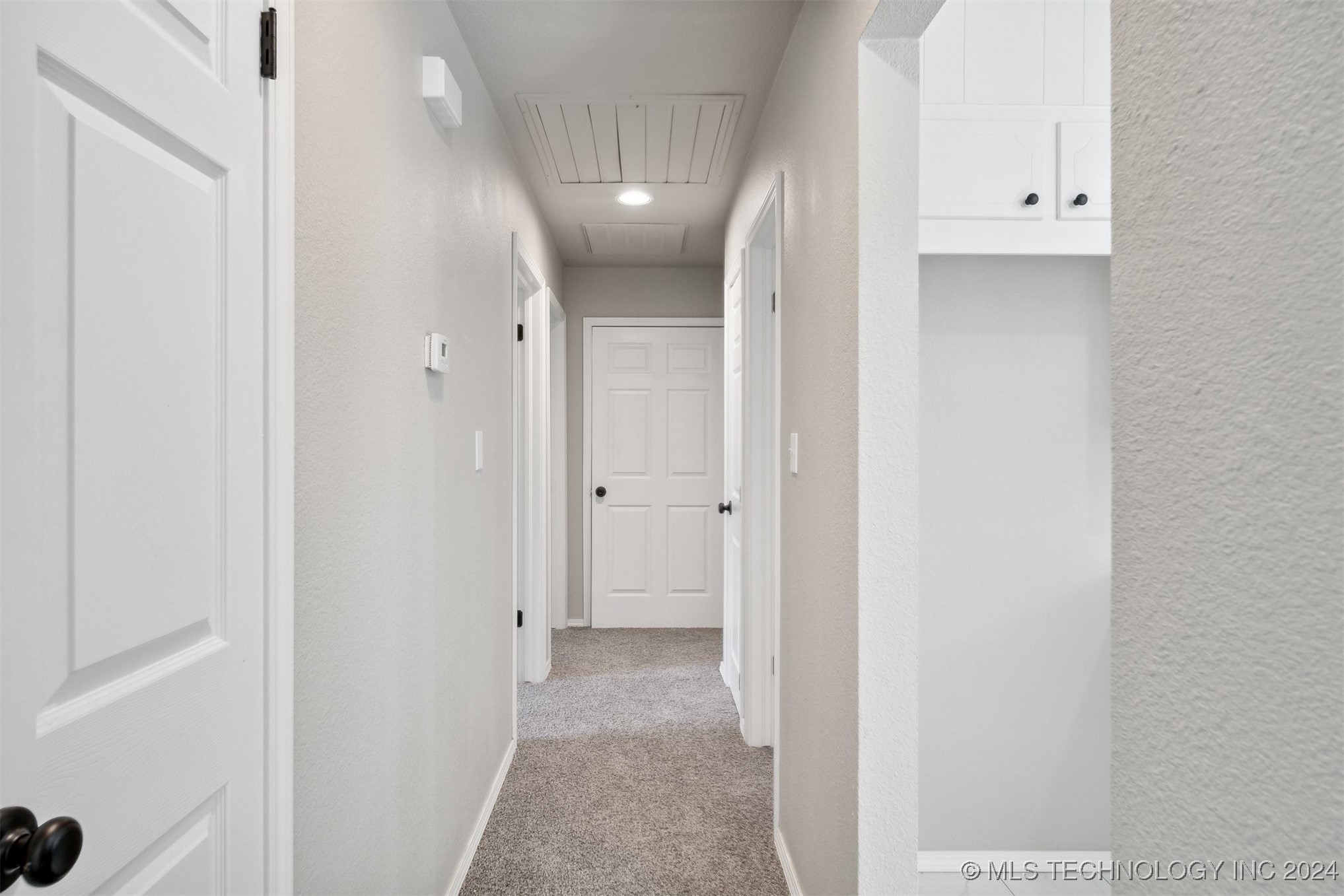 909 W 6th Street