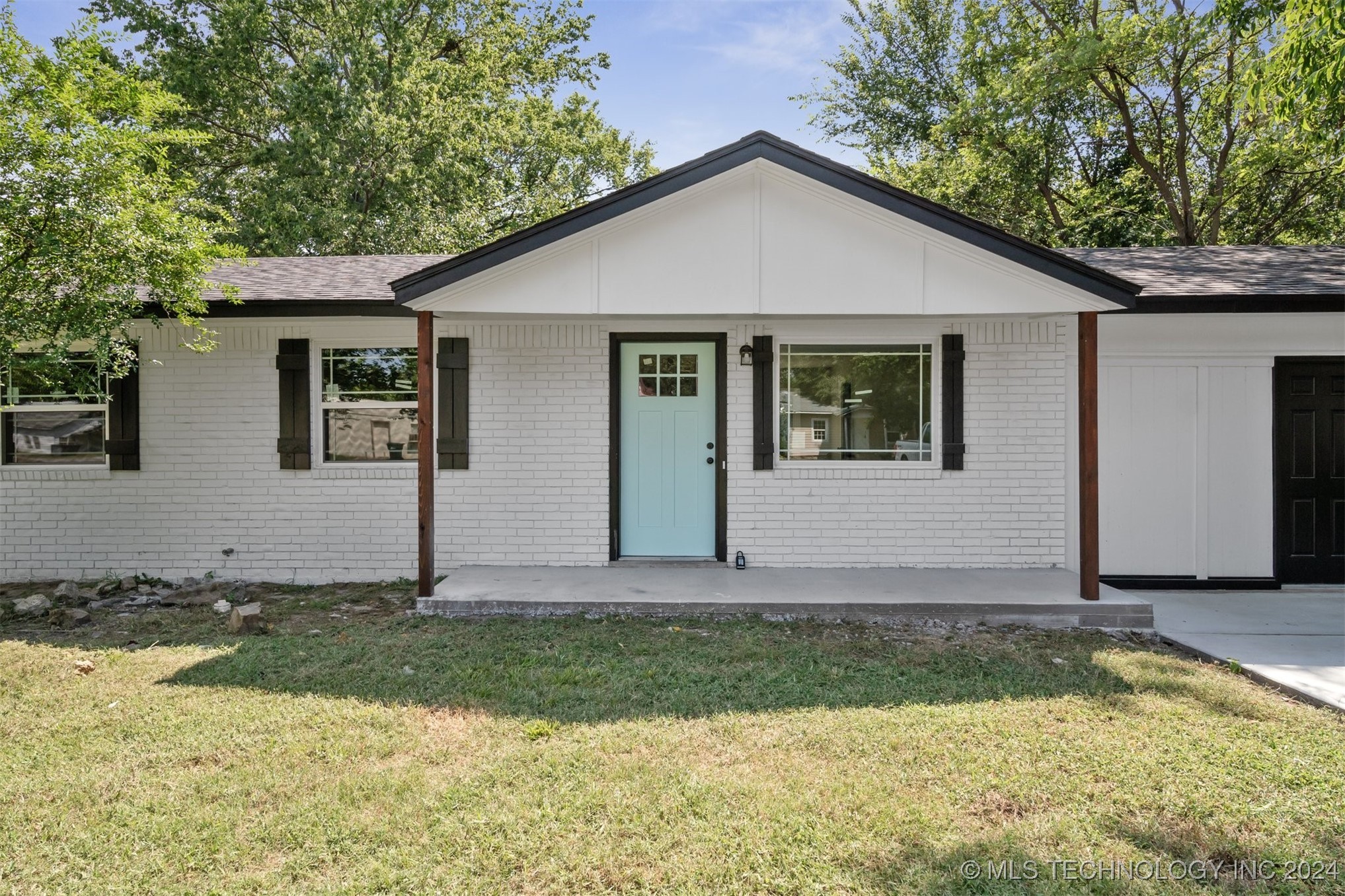 909 W 6th Street