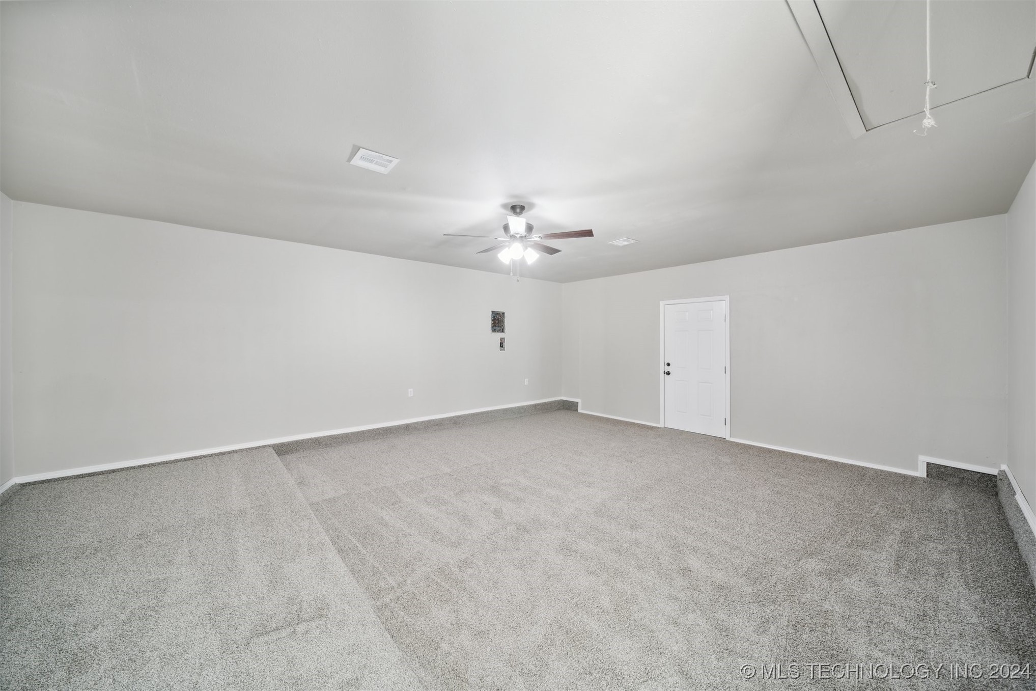 909 W 6th Street
