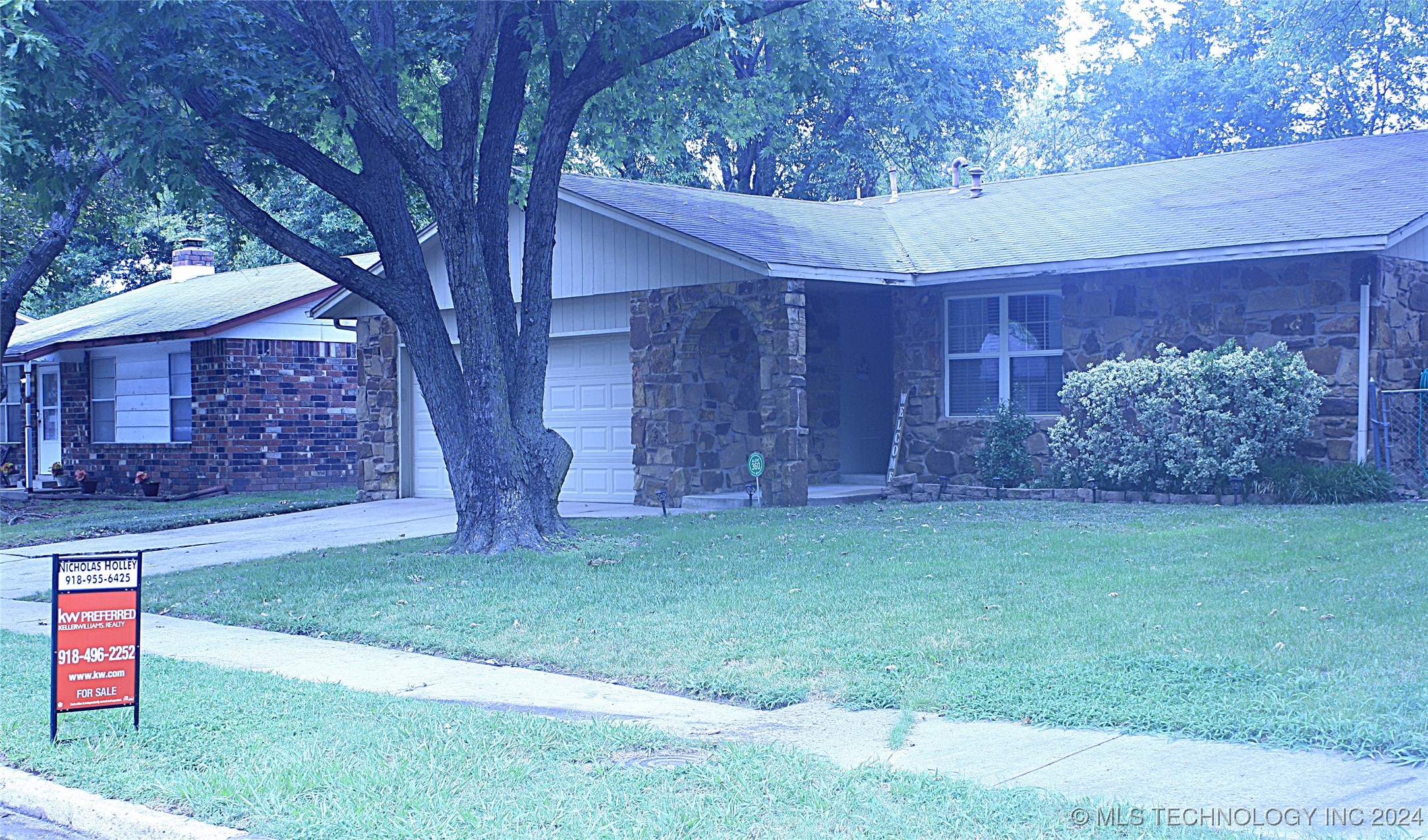 1908 W Fulton Street