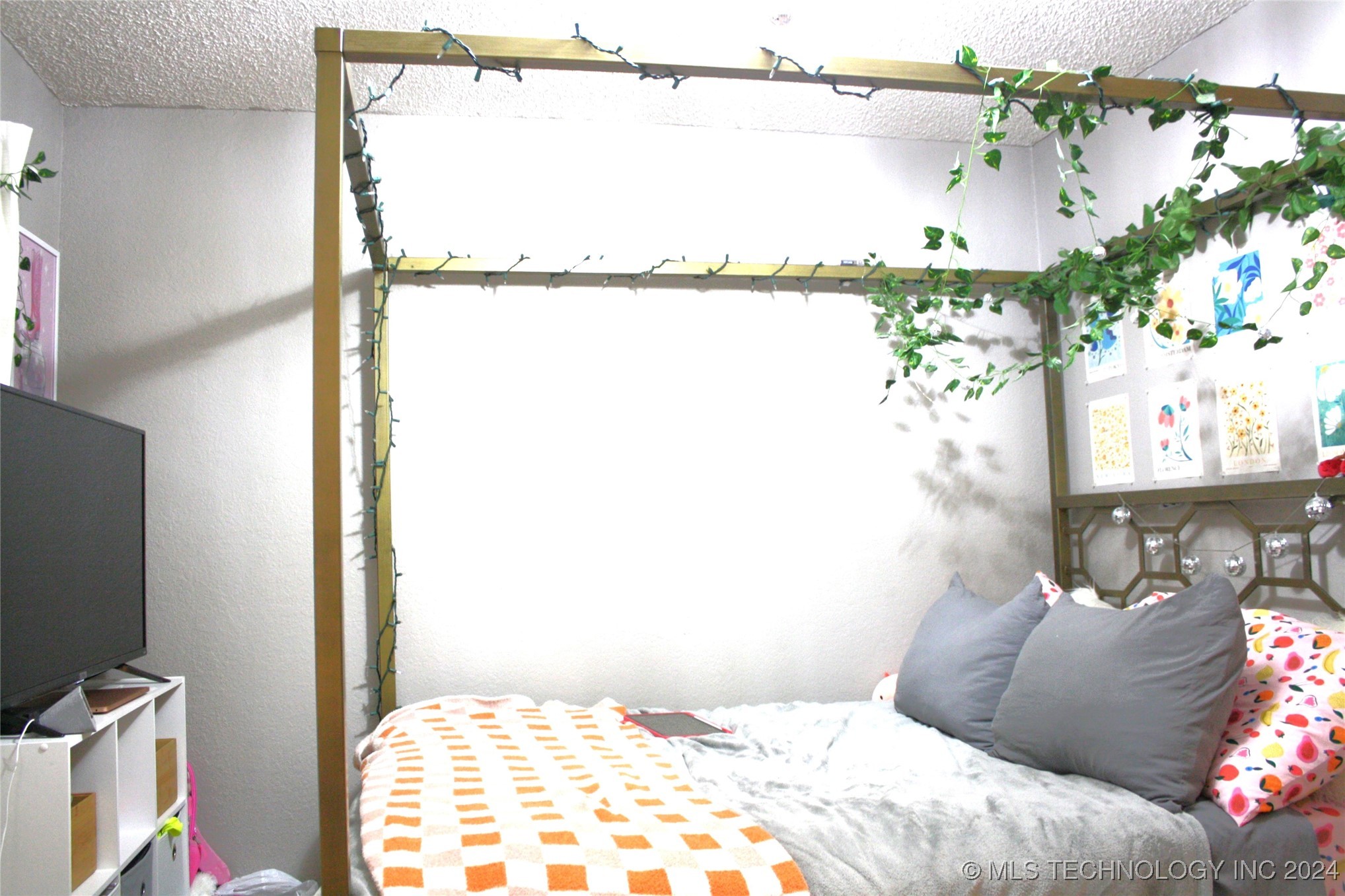 1908 W Fulton Street