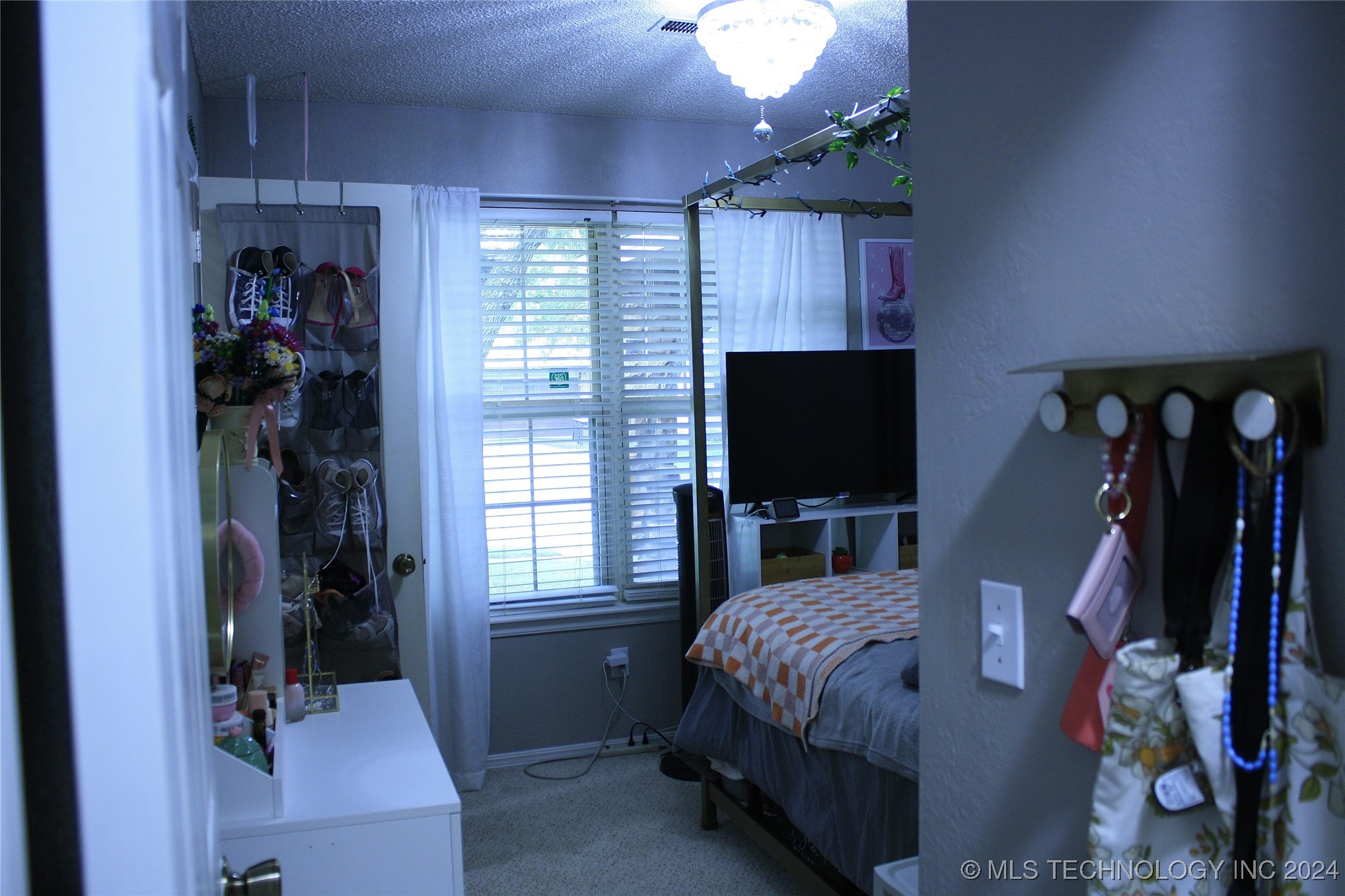 1908 W Fulton Street