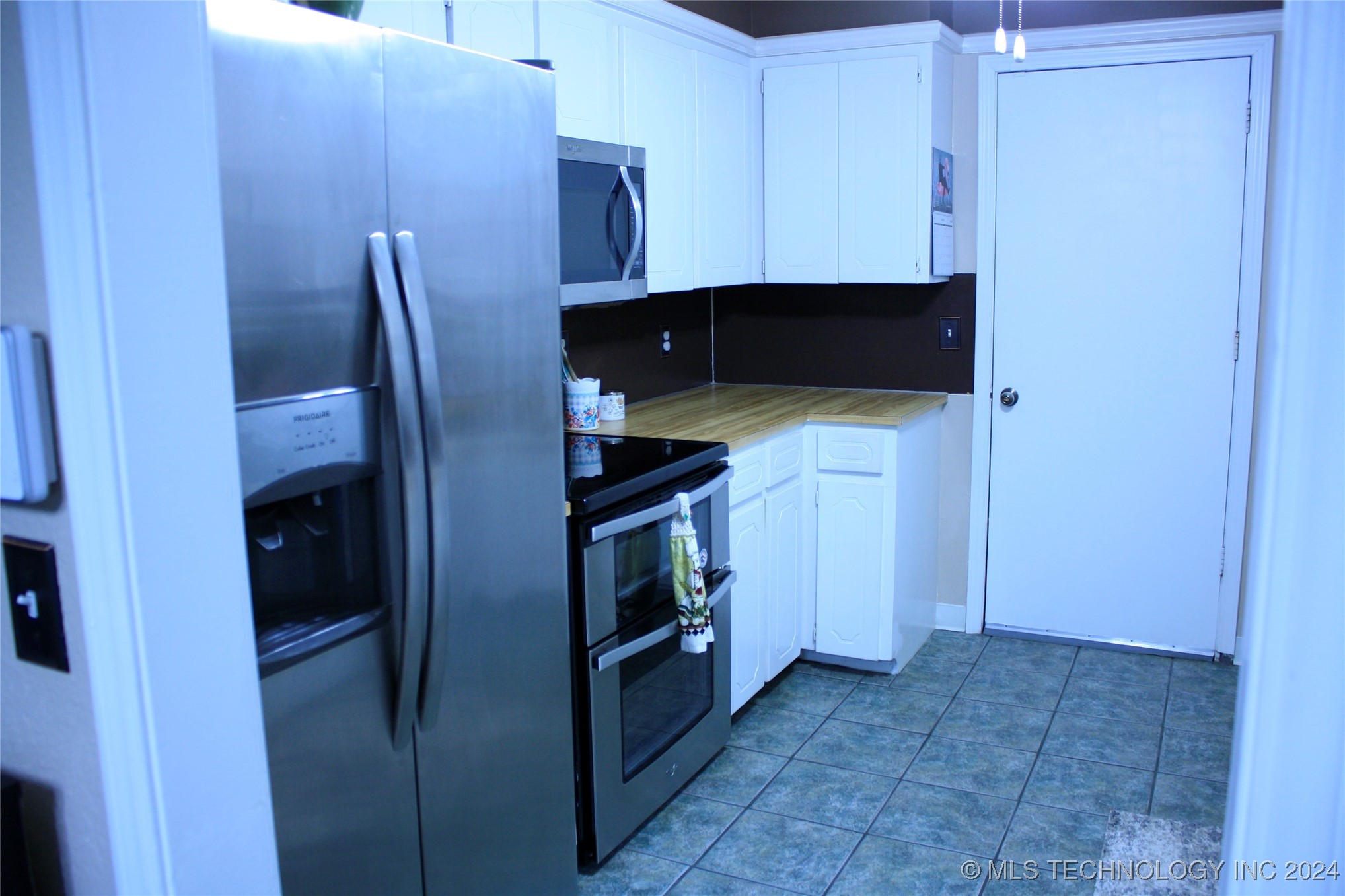 1908 W Fulton Street