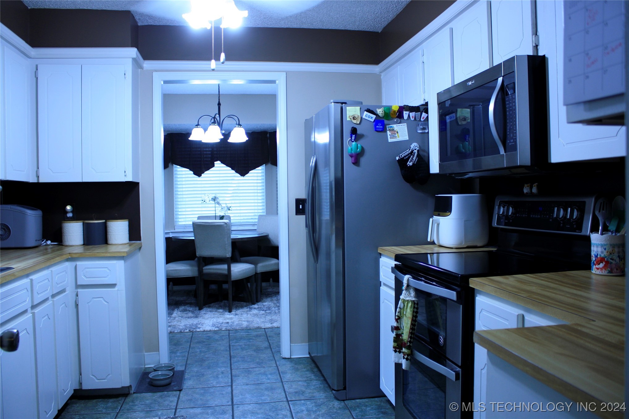 1908 W Fulton Street