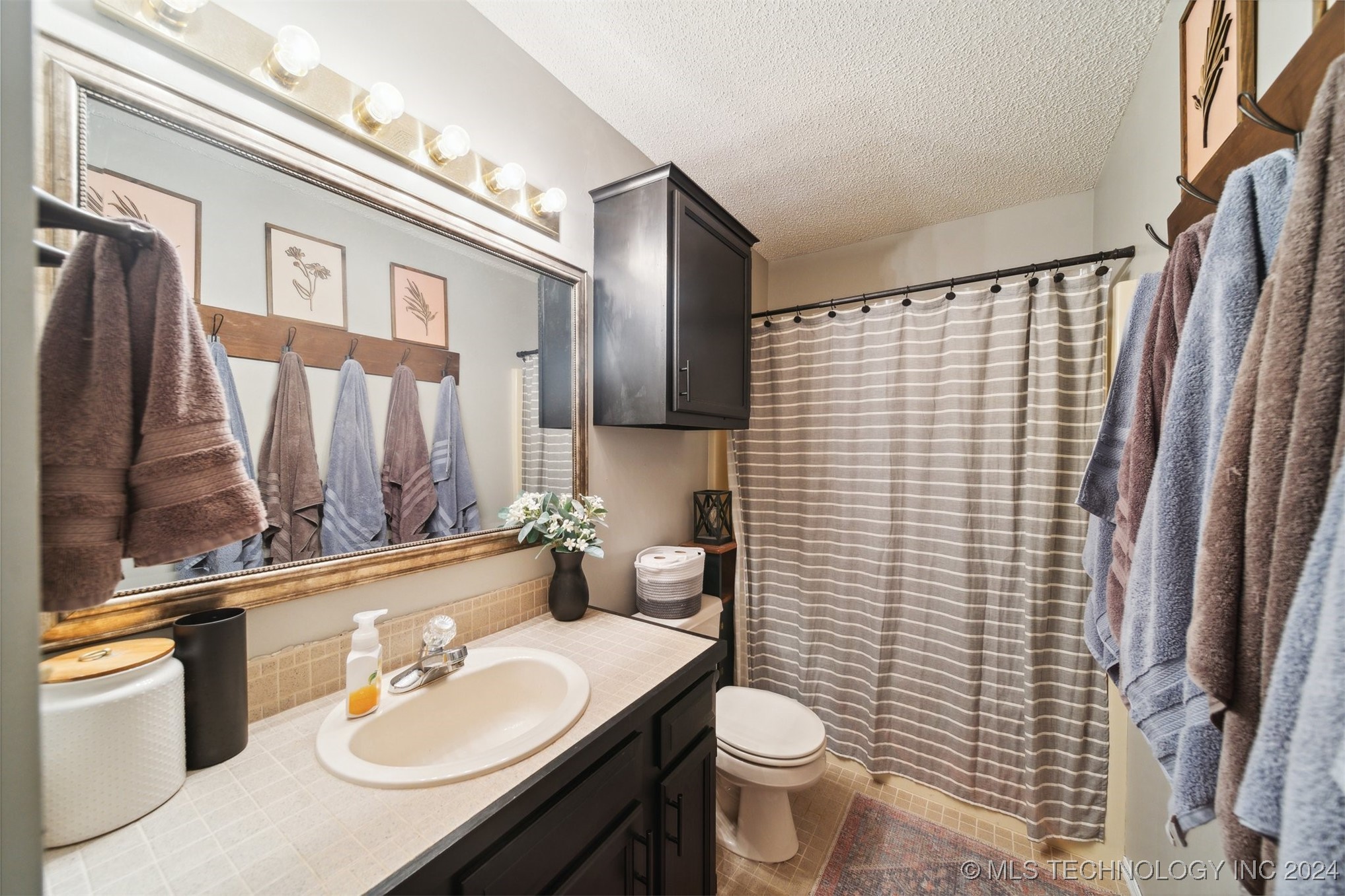 804 W 23rd Place N