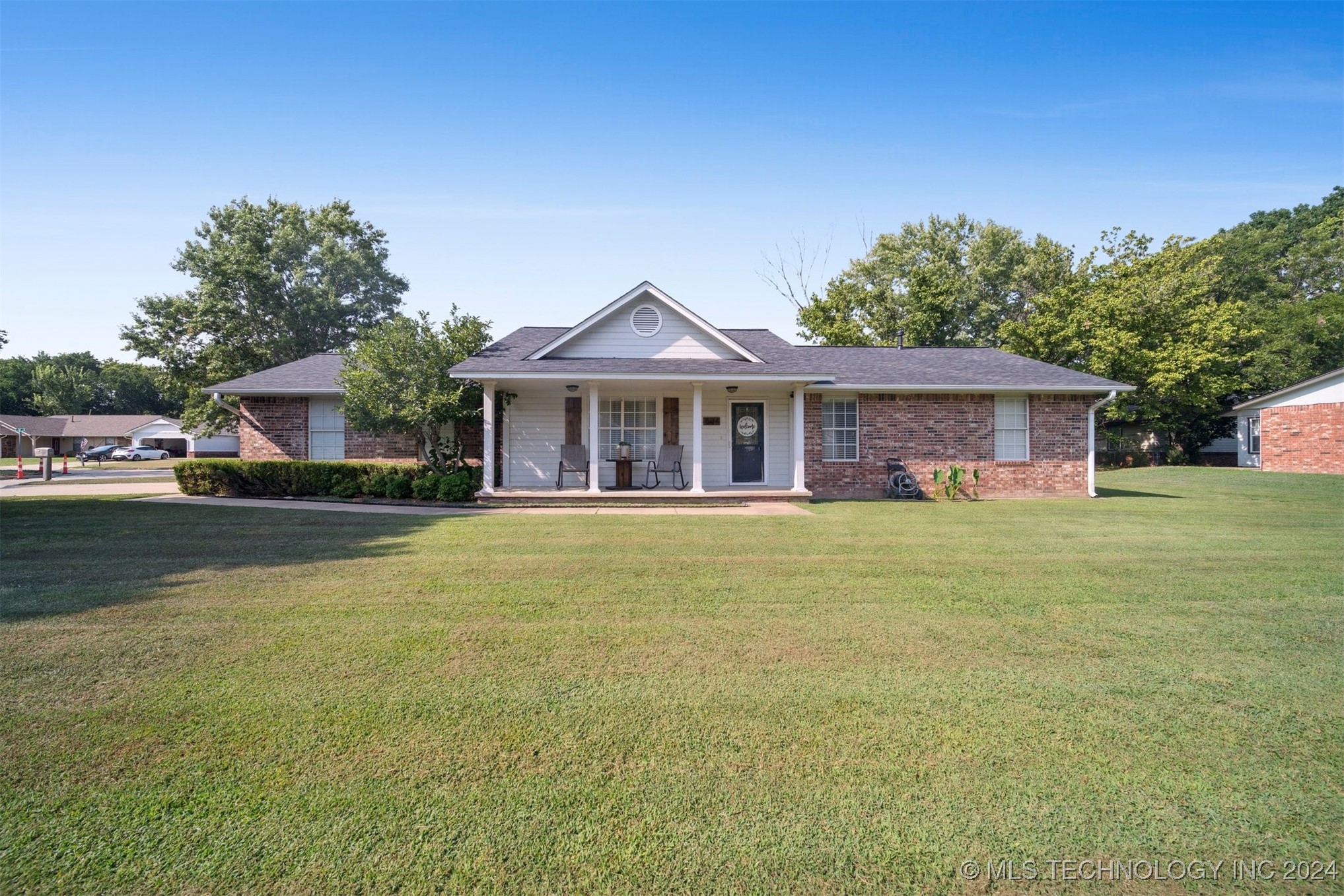 804 W 23rd Place N
