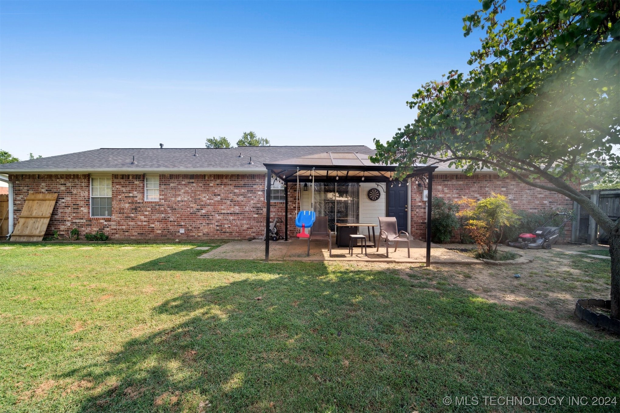 804 W 23rd Place N