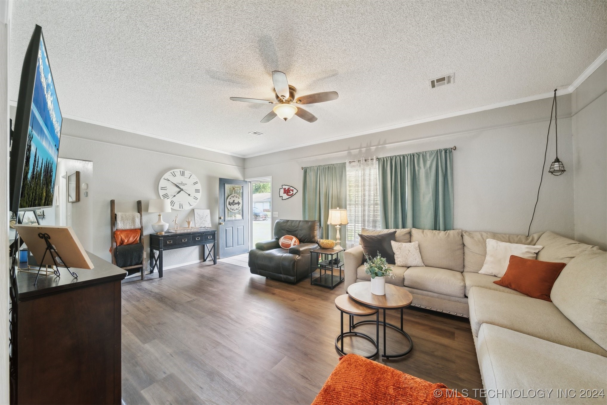 804 W 23rd Place N