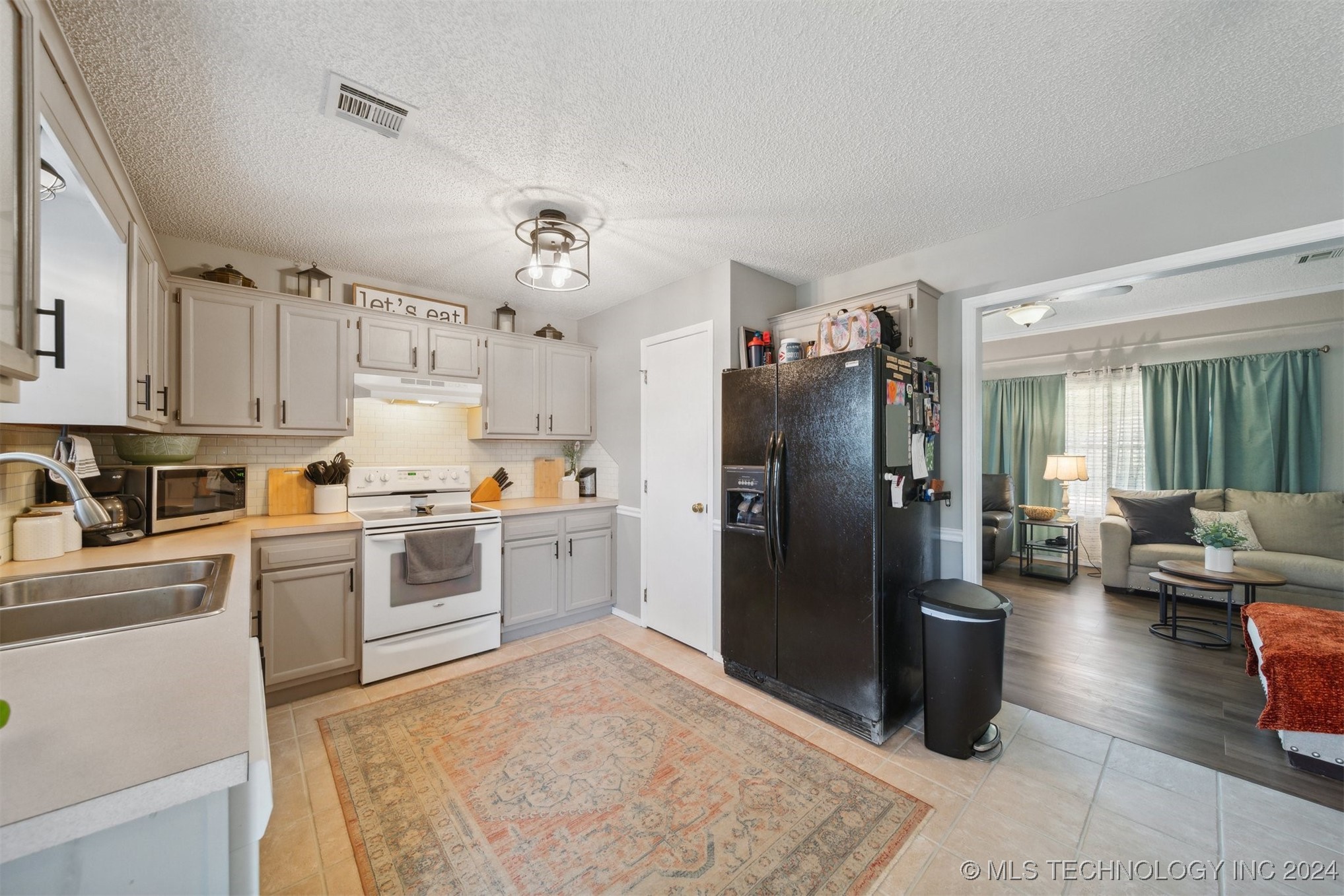 804 W 23rd Place N