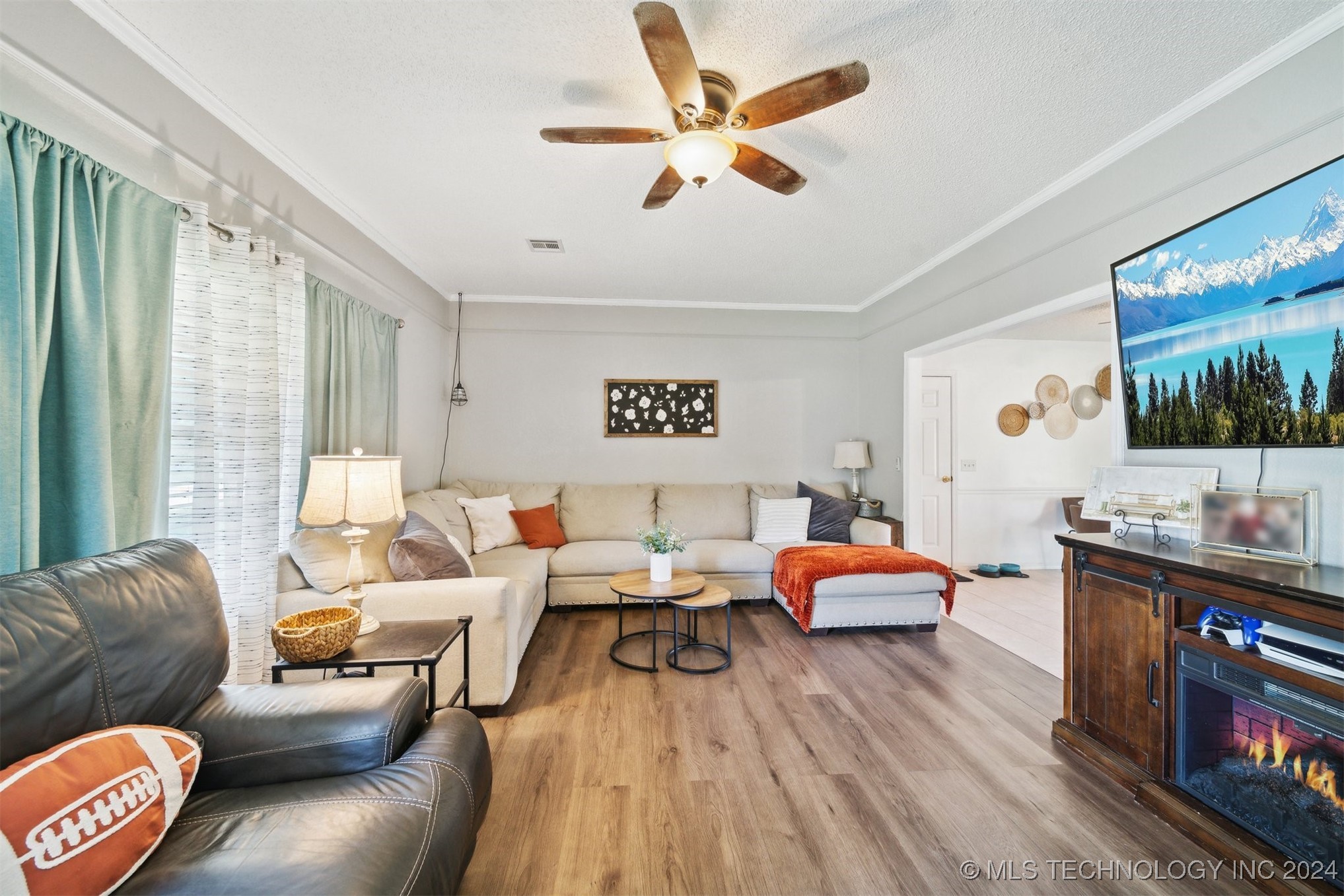 804 W 23rd Place N