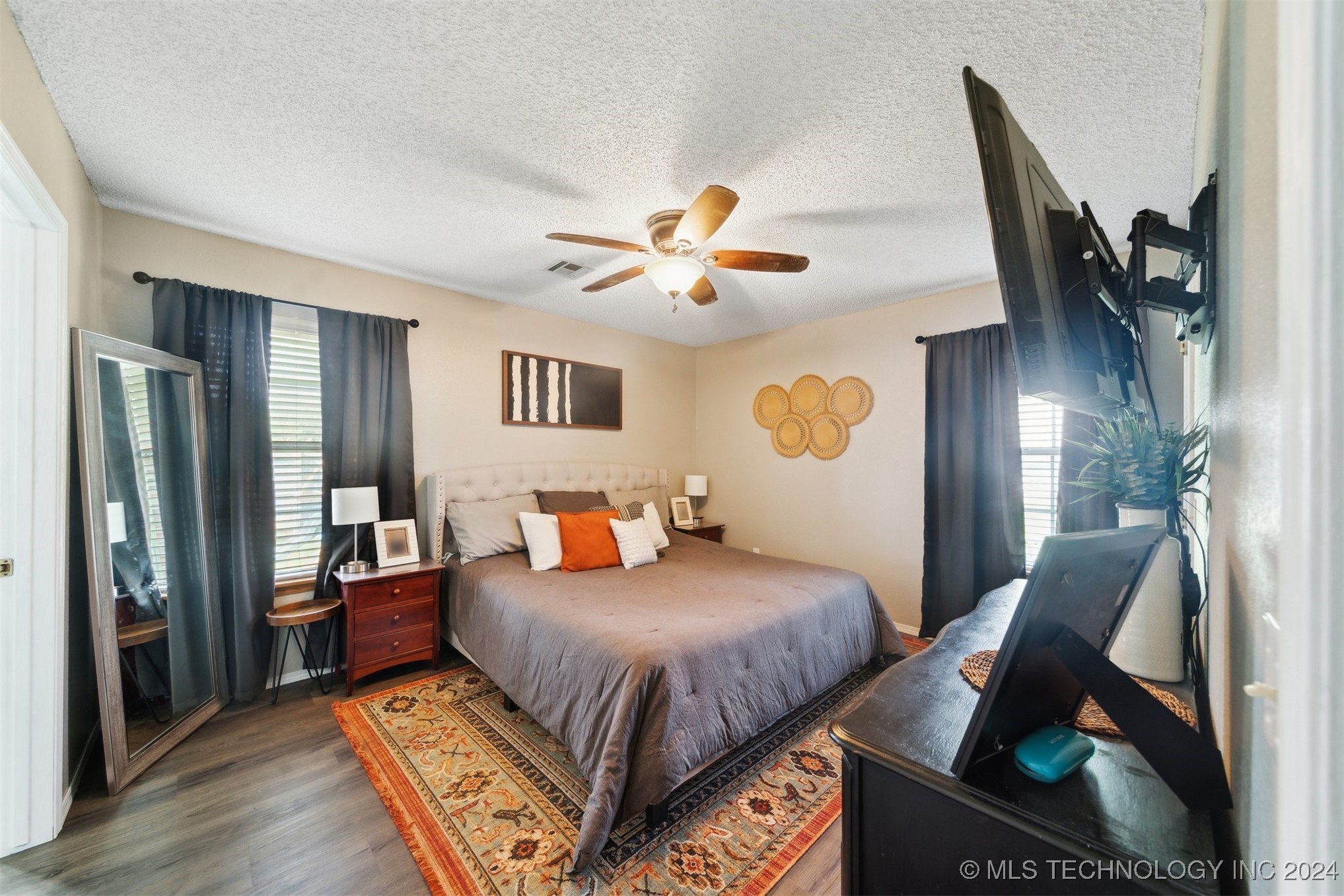 804 W 23rd Place N