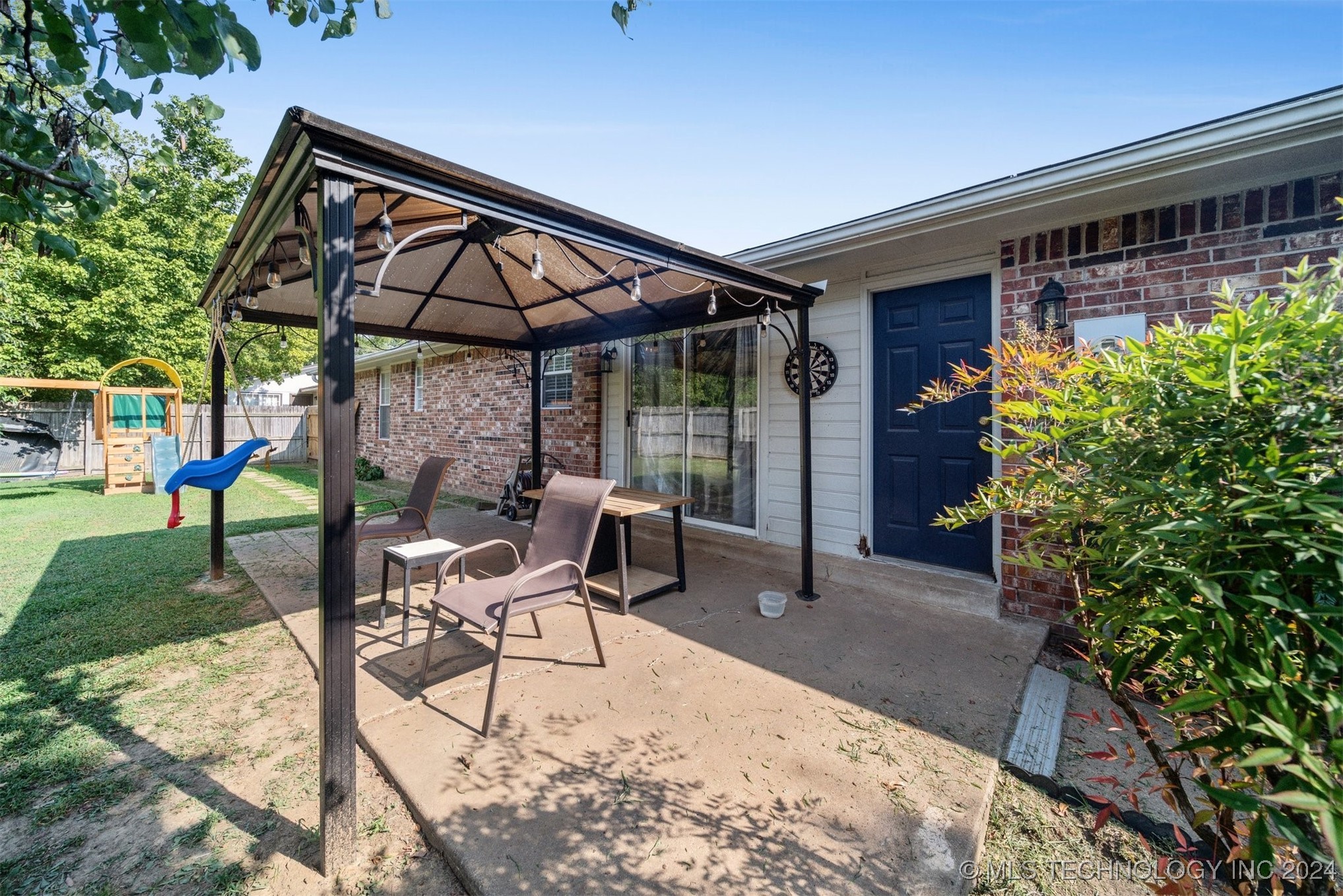 804 W 23rd Place N