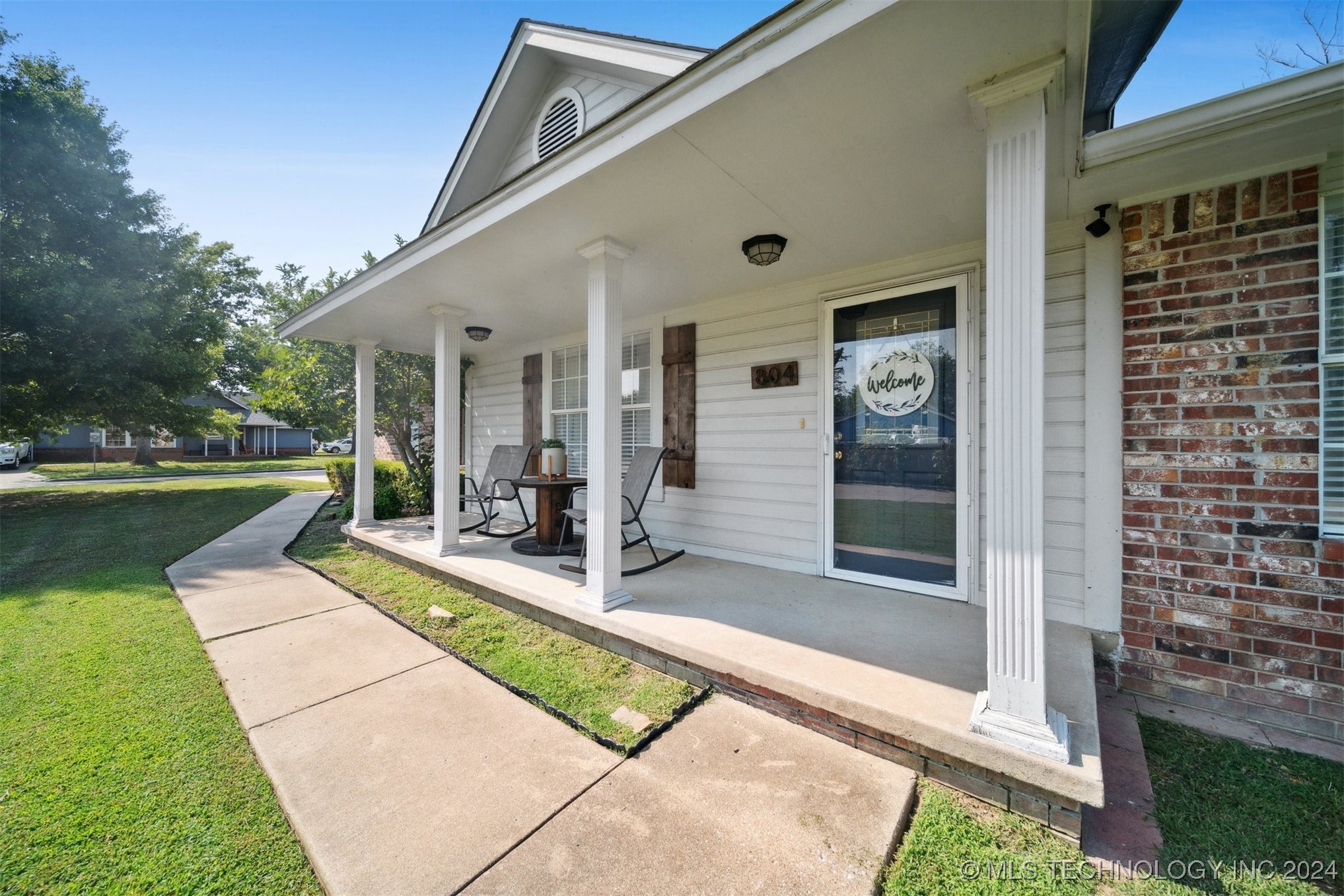 804 W 23rd Place N